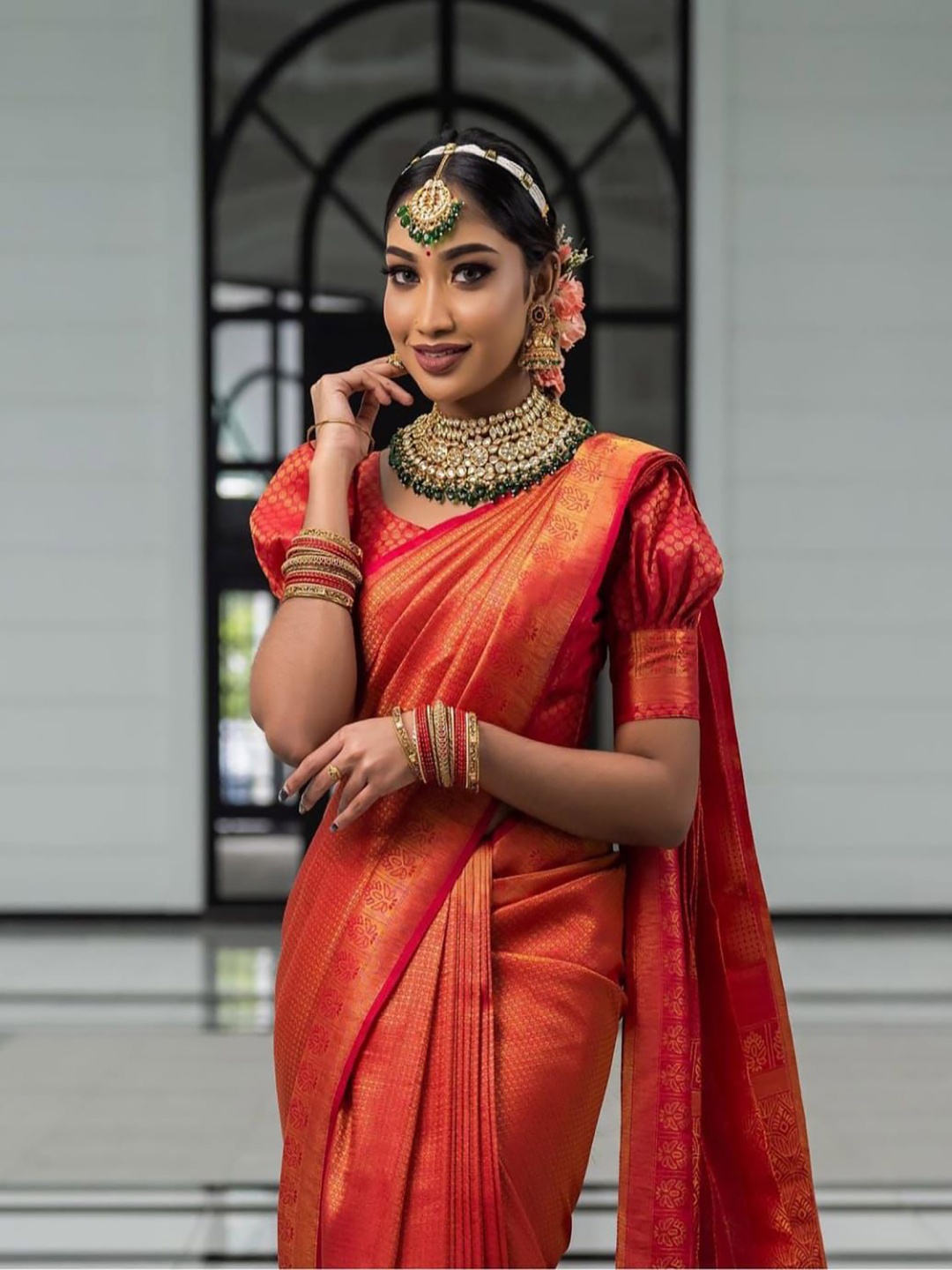 

BerMondsey Woven Design Zari Silk Blend Banarasi Saree, Red