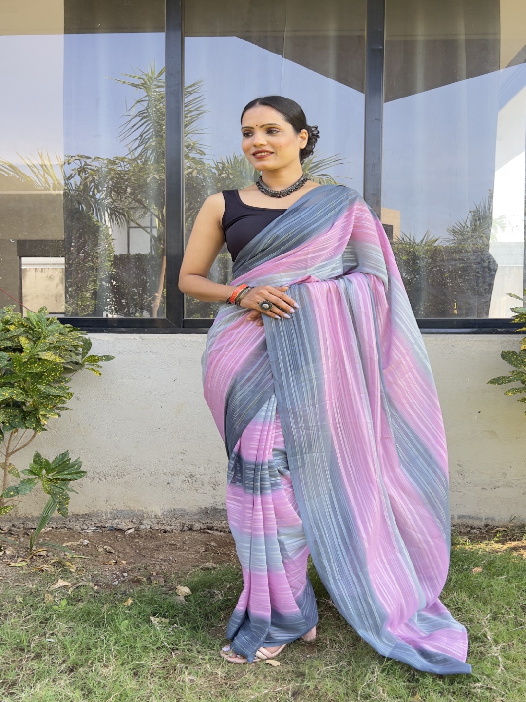

LeeliPeeri Designer Striped Ready To Wear Saree, Pink