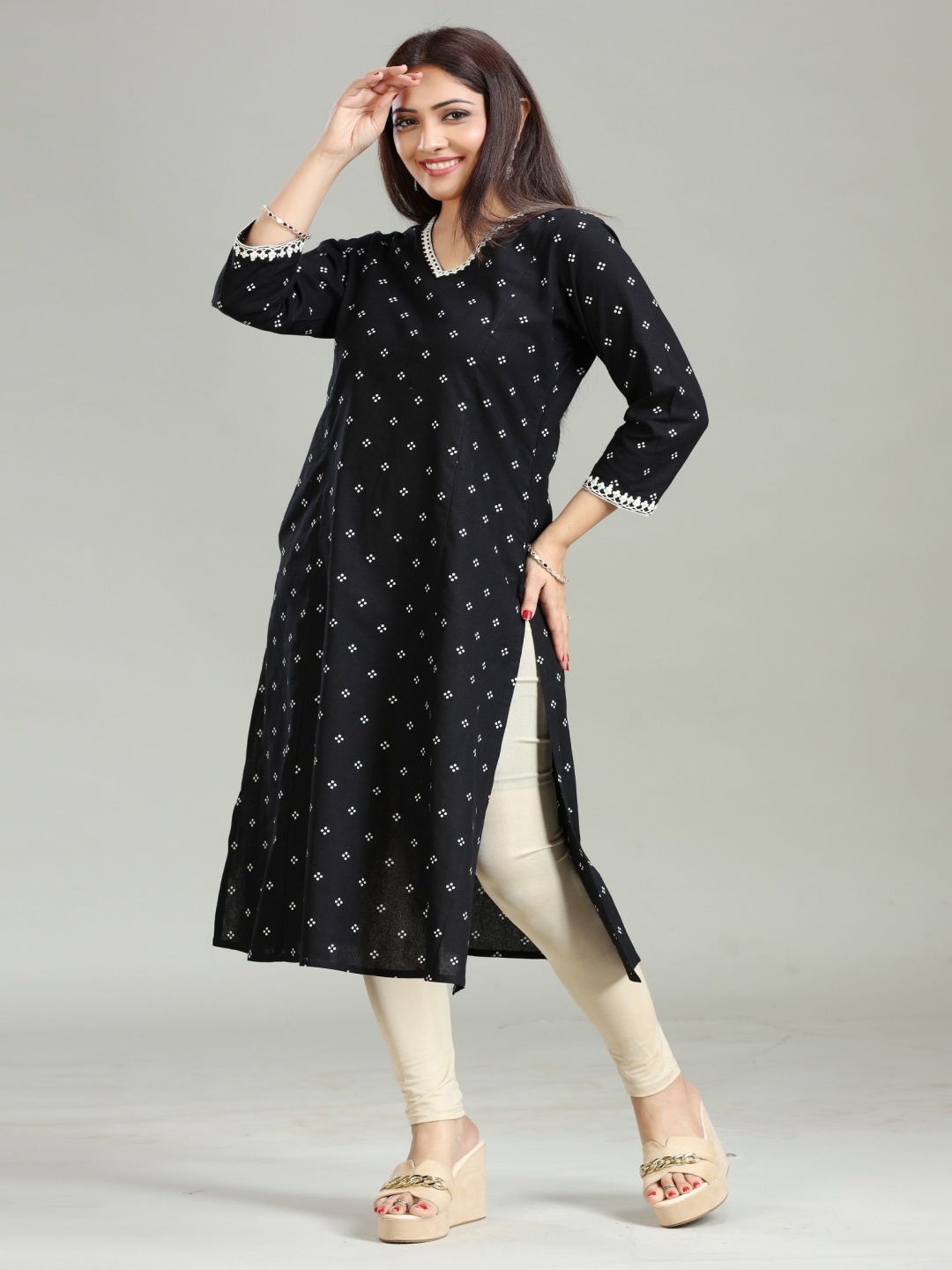 

COTTON CULTURE Women Geometric Printed Thread Work Kurta, Black