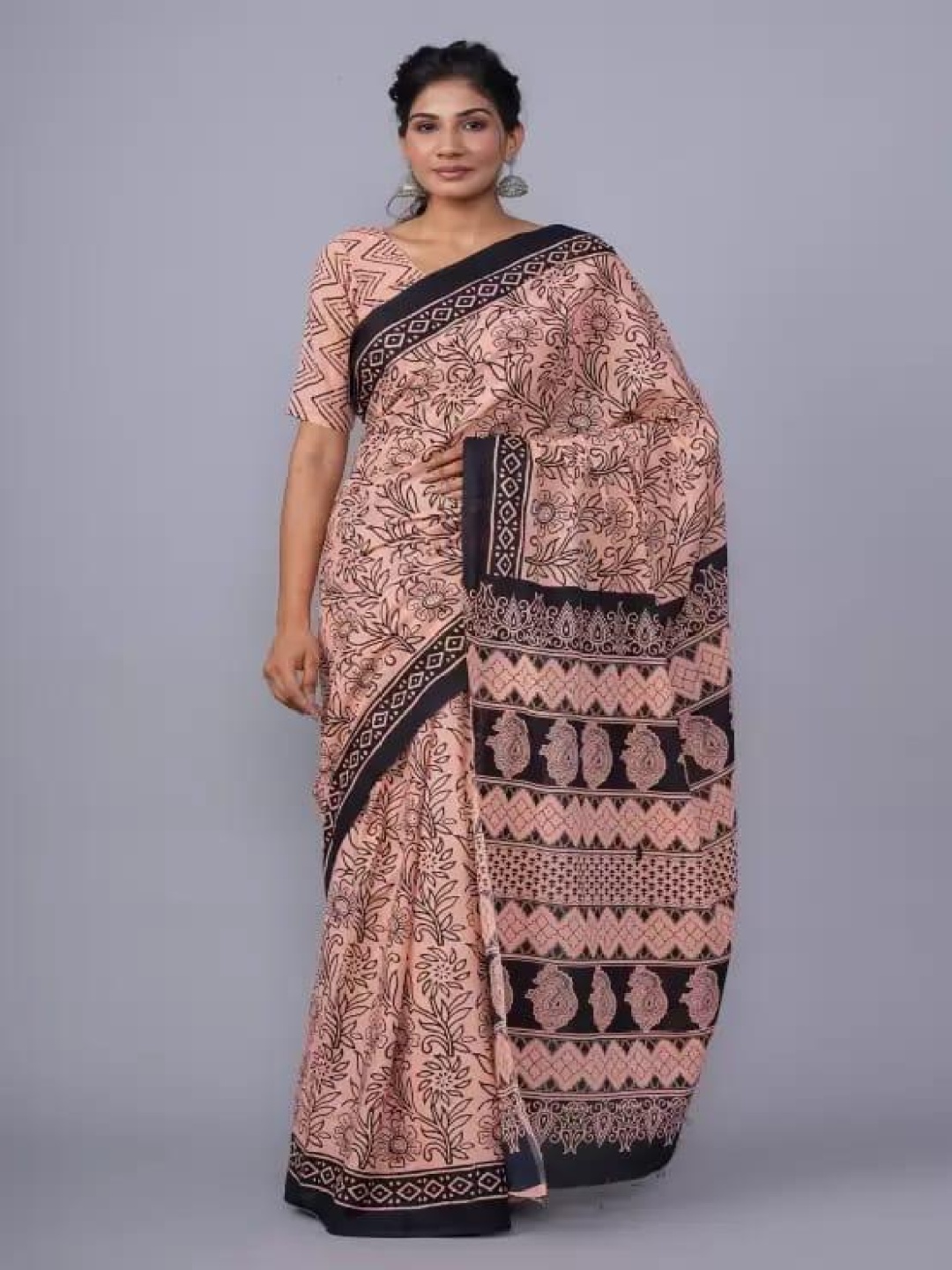 

TROPWEAR Ethnic Motifs Pure Cotton Block Print Saree, Peach