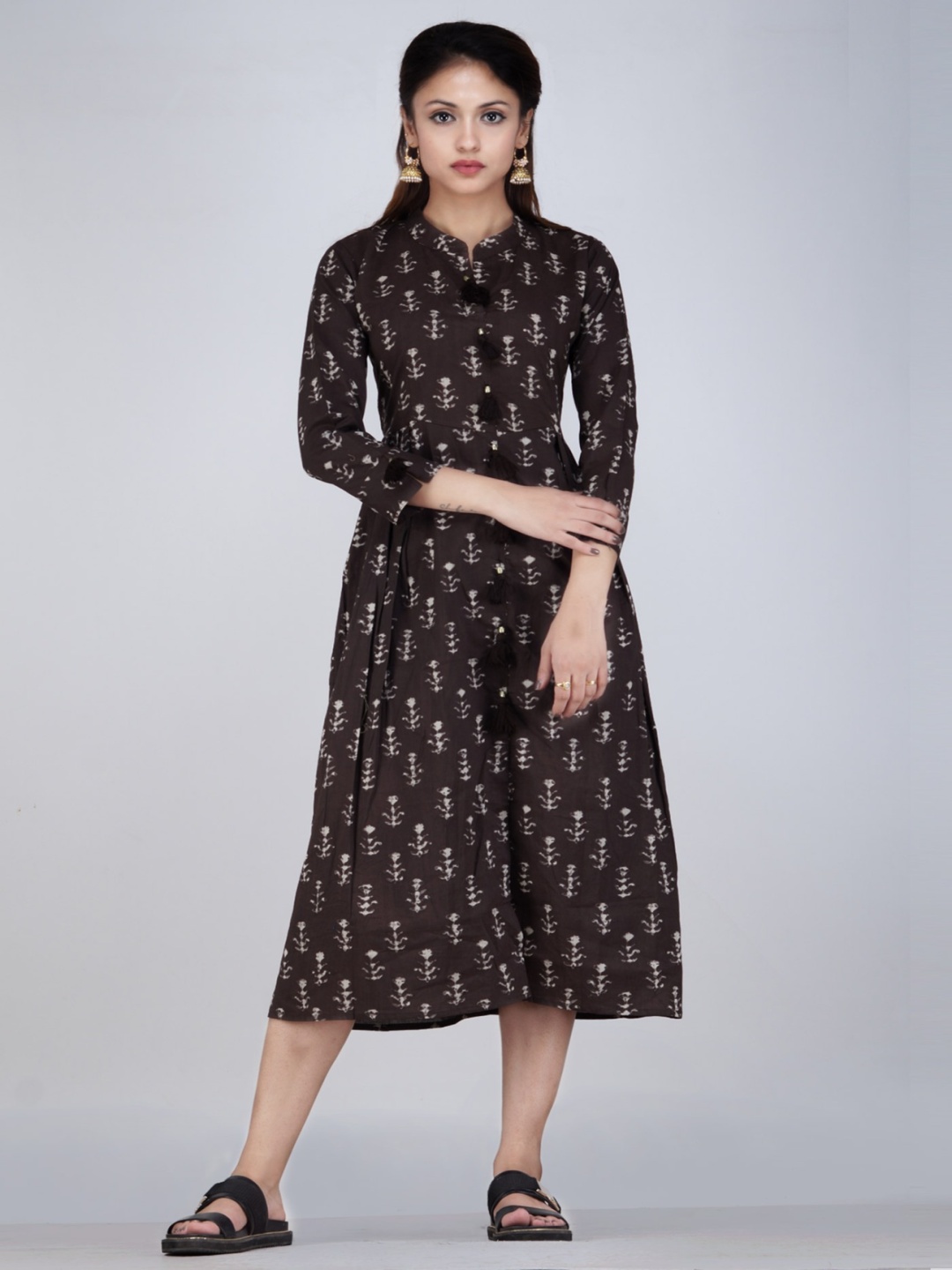 

Unnati Silks Women Printed Handloom Kurta, Brown