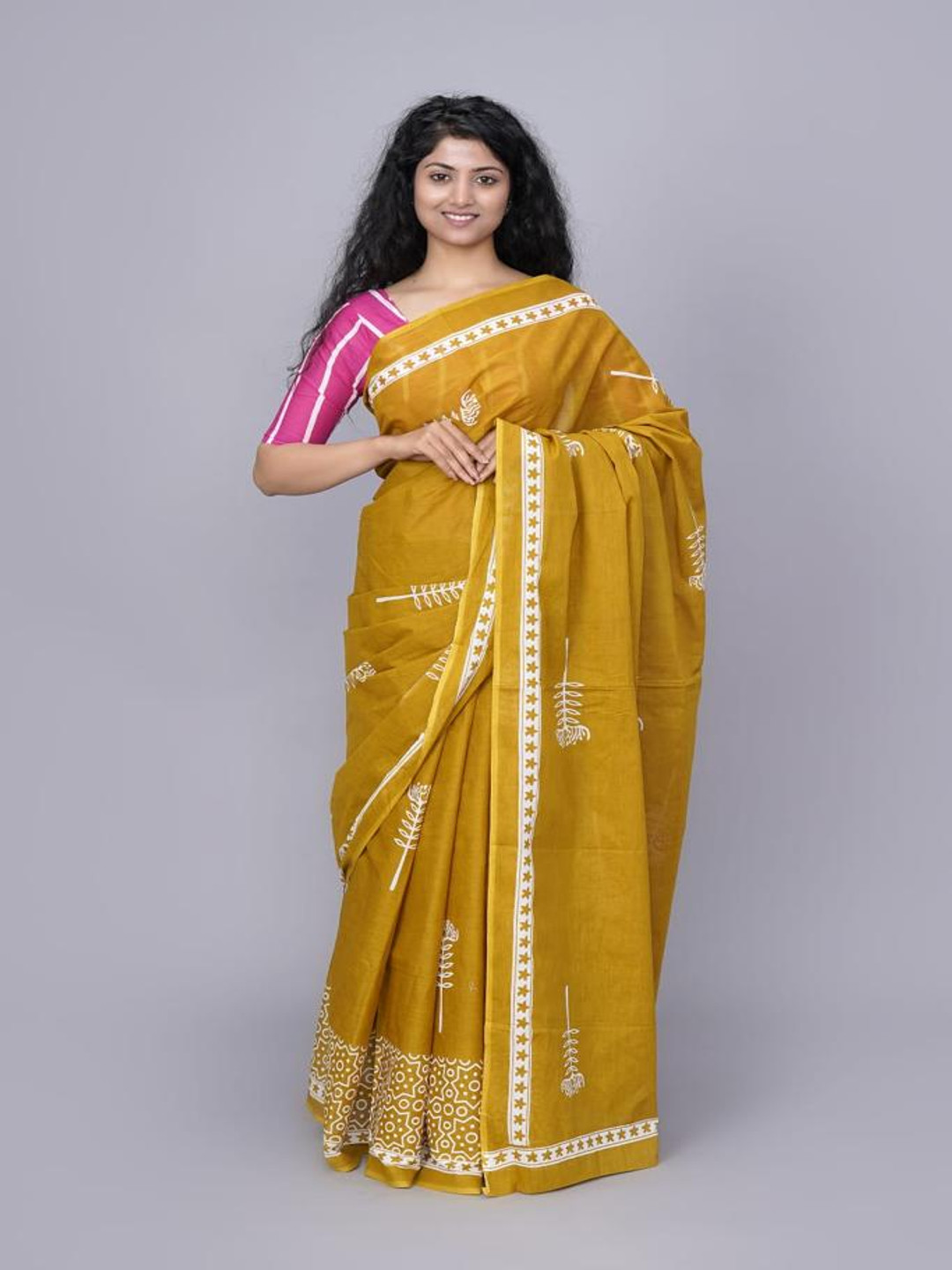 

TROPWEAR Ethnic Motifs Linen Blend Block Print Saree, Green