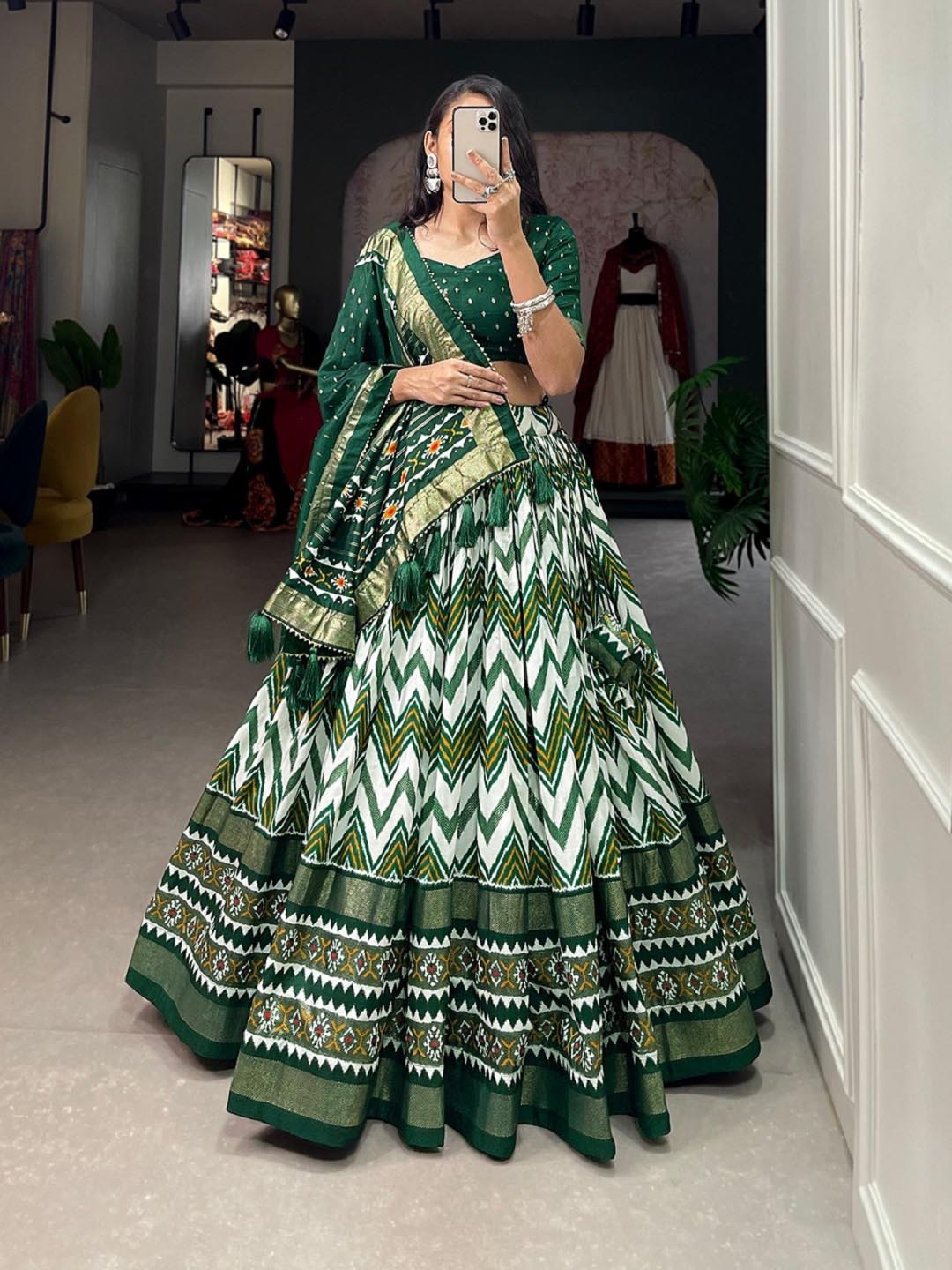 

BAESD Printed Semi-Stitched Lehenga & Unstitched Blouse With Dupatta, Green