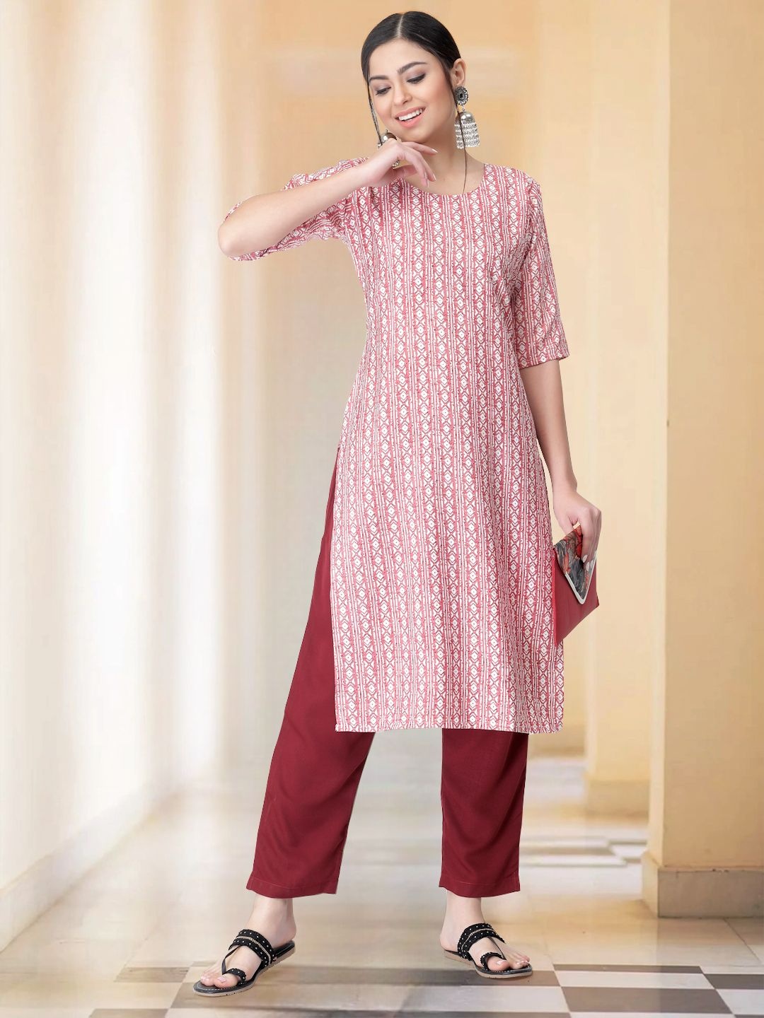 

7Threads Geometric Printed Round-Neck Straight Regular Kurta with Trousers, Peach