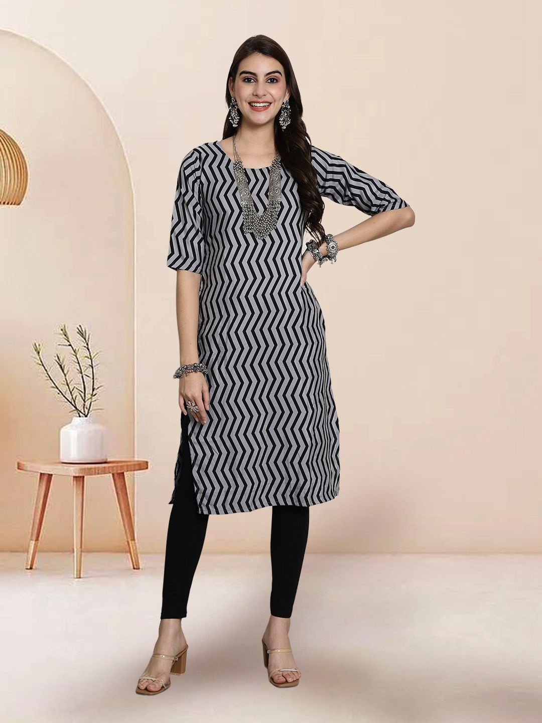 

7Threads Selection of 6 Chevron Printed Round Neck Straight Kurtas, Black