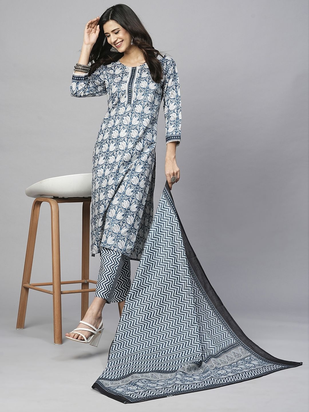 

Moda Rapido Floral Printed Round Neck Straight Pure Cotton Kurta With Trousers & Dupatta, Grey