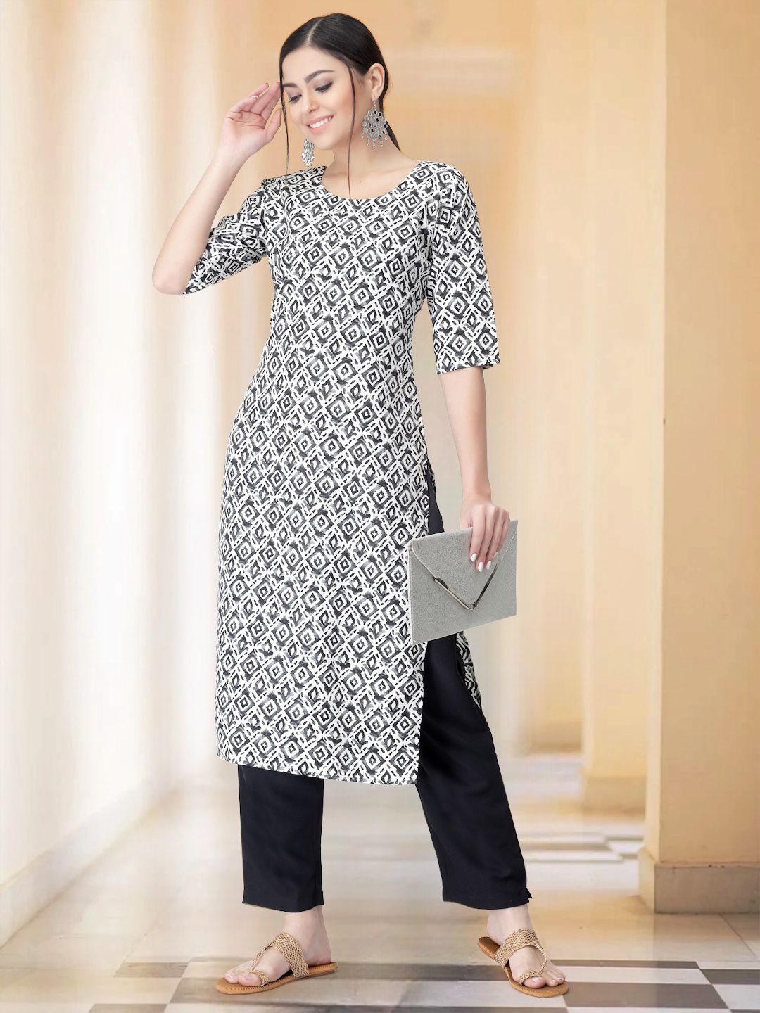 

7Threads Geometric Printed Round Neck Straight Kurta with Trousers, Black
