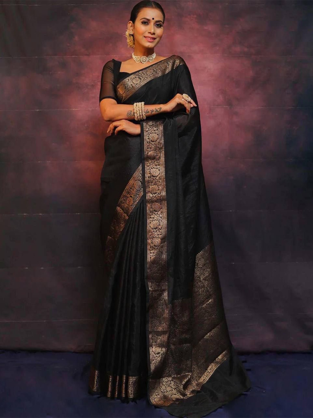 

Sanwariya Silk Woven Design Zari Silk Blend Kanjeevaram Saree, Black