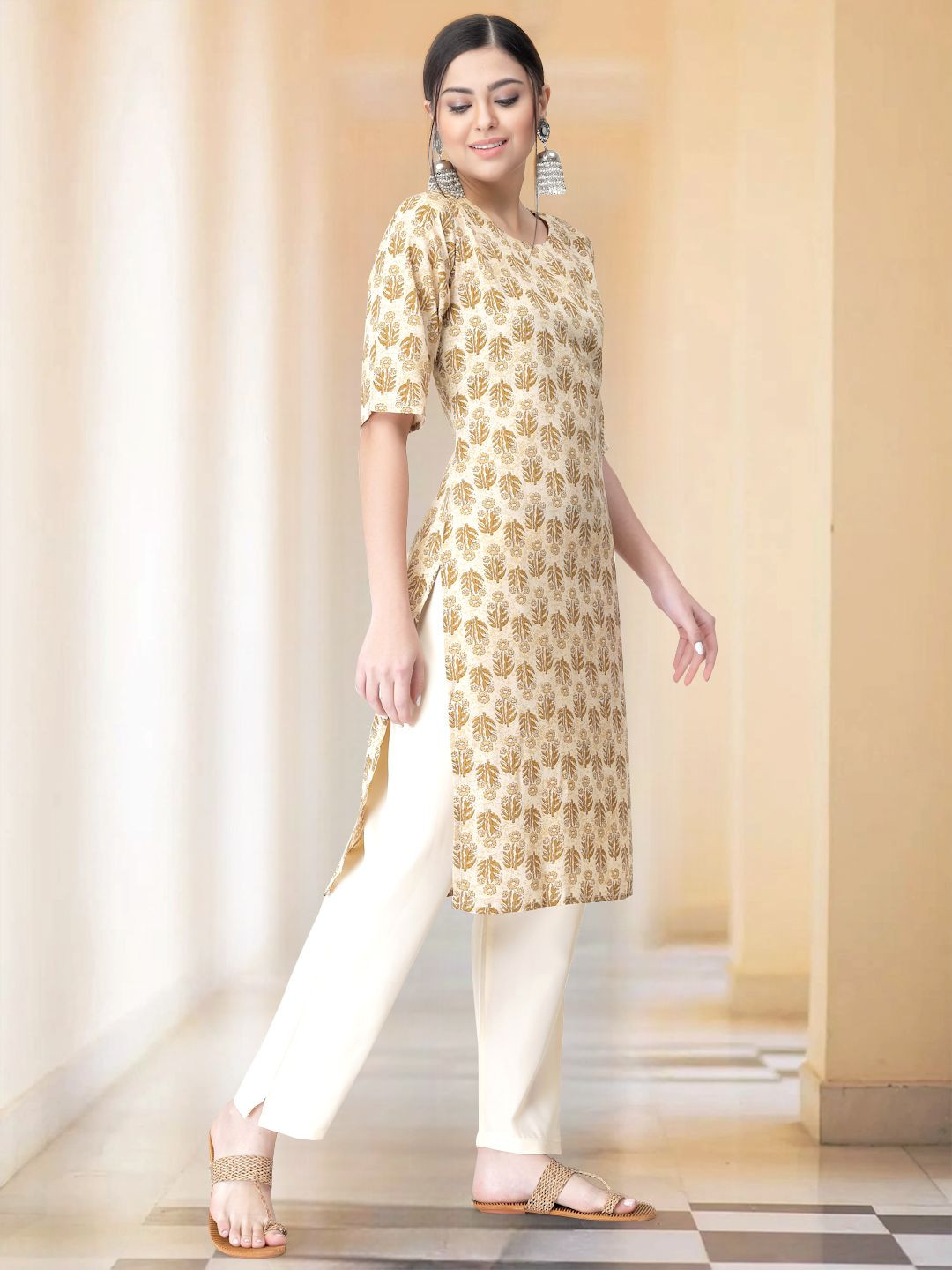

7Threads Floral Printed Round Neck Straight Kurta with Trousers, Beige
