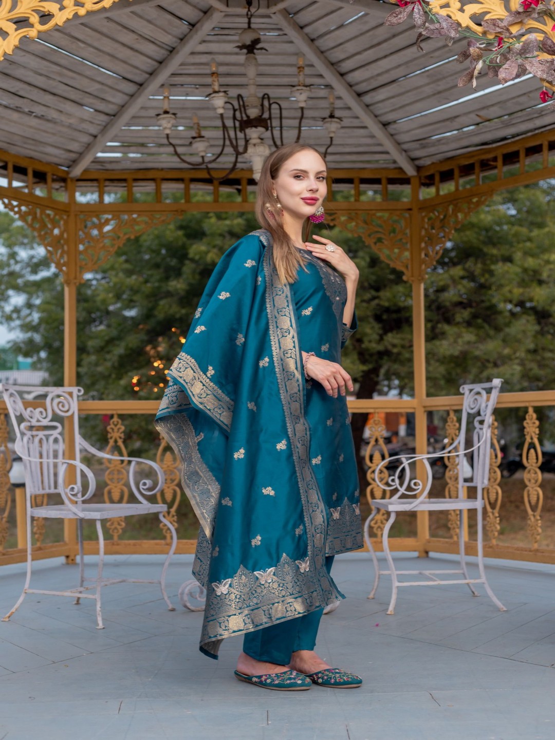 

Ekta Textiles Women Ethnic Motifs Printed Regular Pure Cotton Kurta with Trousers & With Dupatta, Turquoise blue