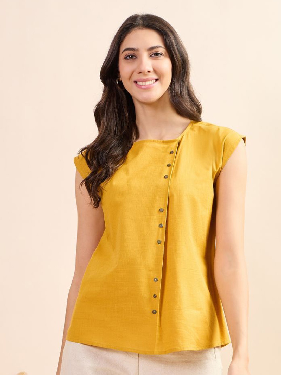 

Kiarabel Retail Linen Top, Mustard