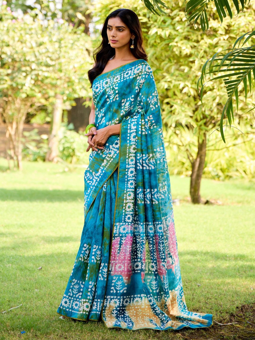 

CHUDIYA Batik Pure Cotton Ikat Saree, Blue