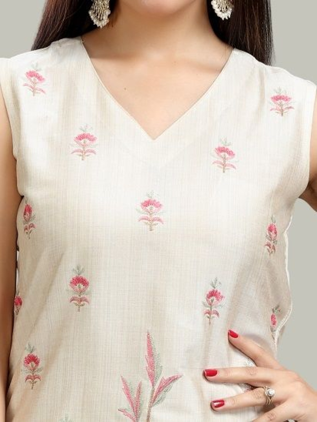 

COTTON CULTURE Floral Embroidered V-Neck Straight Kurta With Trouser, Cream