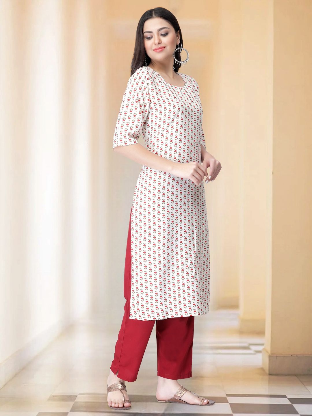 

7Threads Floral Printed Round Neck Straight Kurta With Trouser, White