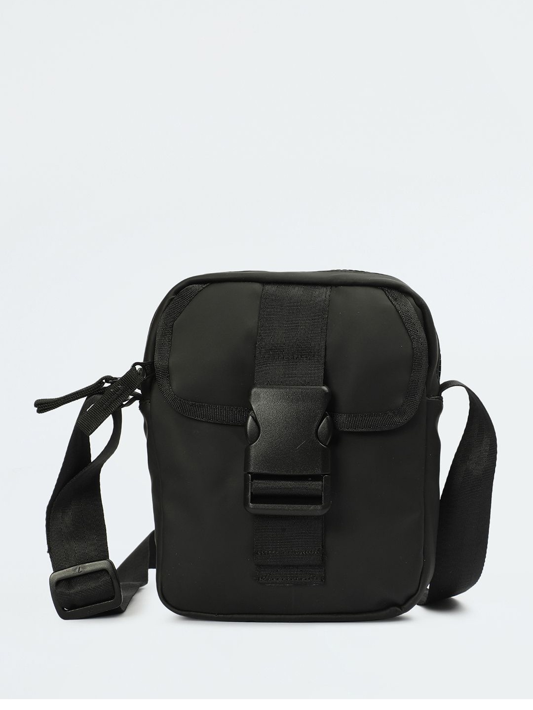 

max PU Structured Sling Bag, Black