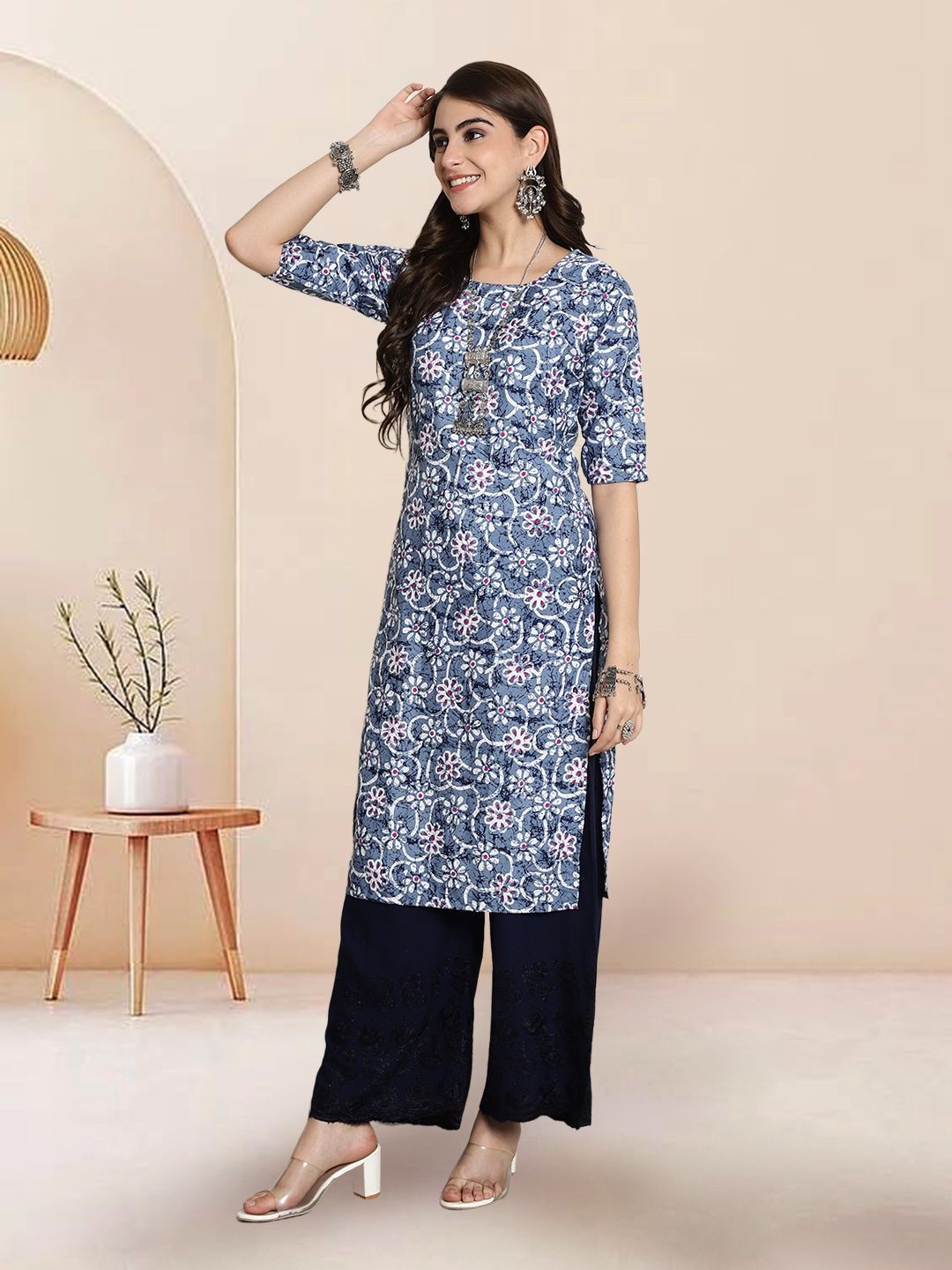 

7Threads Selection Of 2 Floral Printed Round Neck Straight Kurtas, Blue