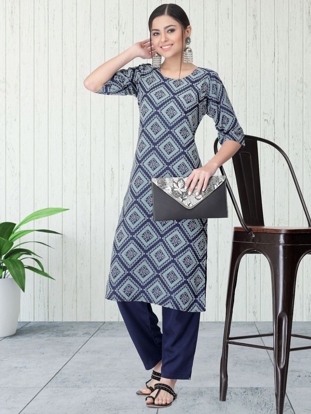 

7Threads Ethnic Motifs Printed Round Neck Kurta With Trouser, Navy blue