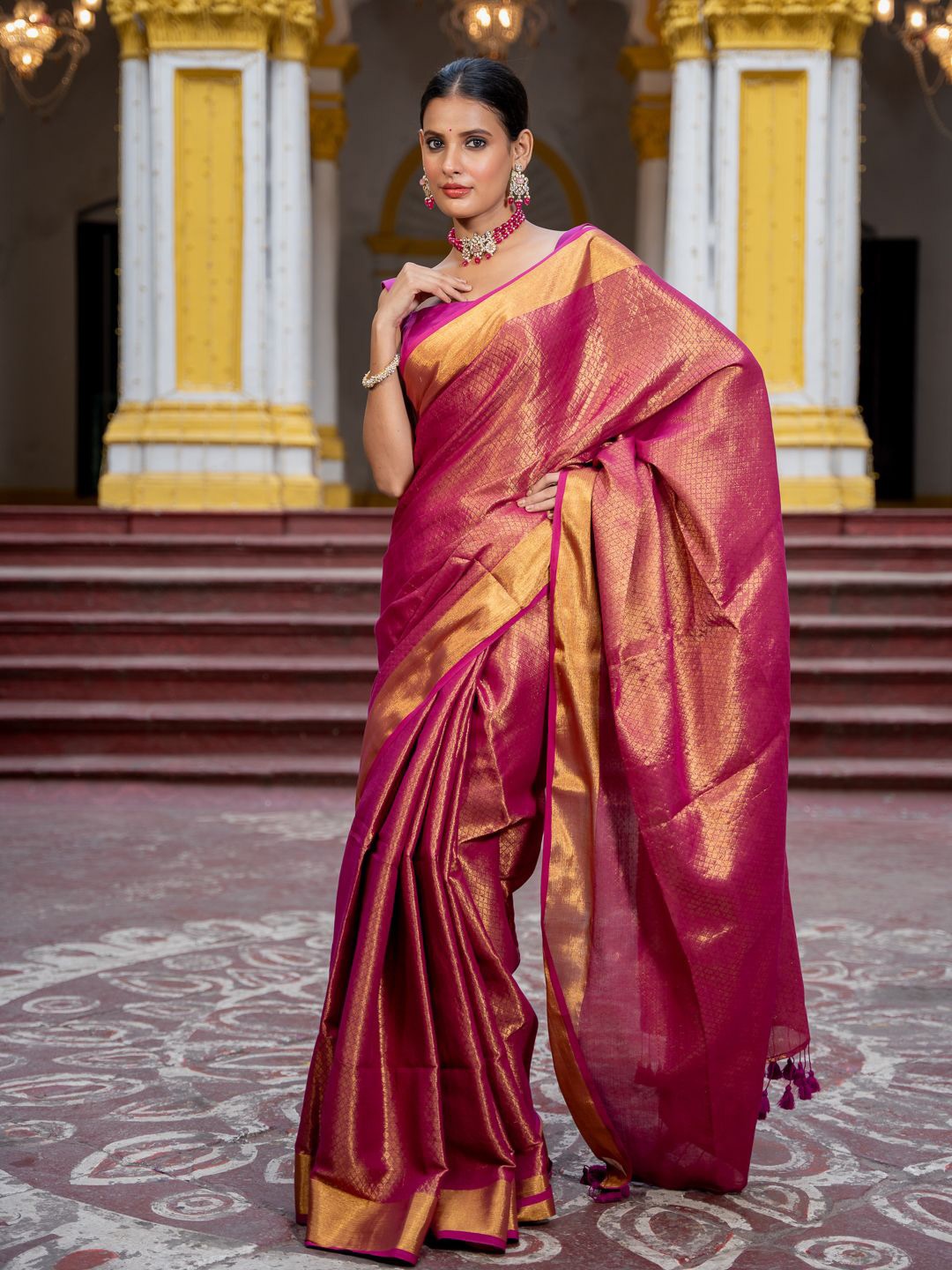 

Suta Pink Color Pure Cotton Zari Saree.