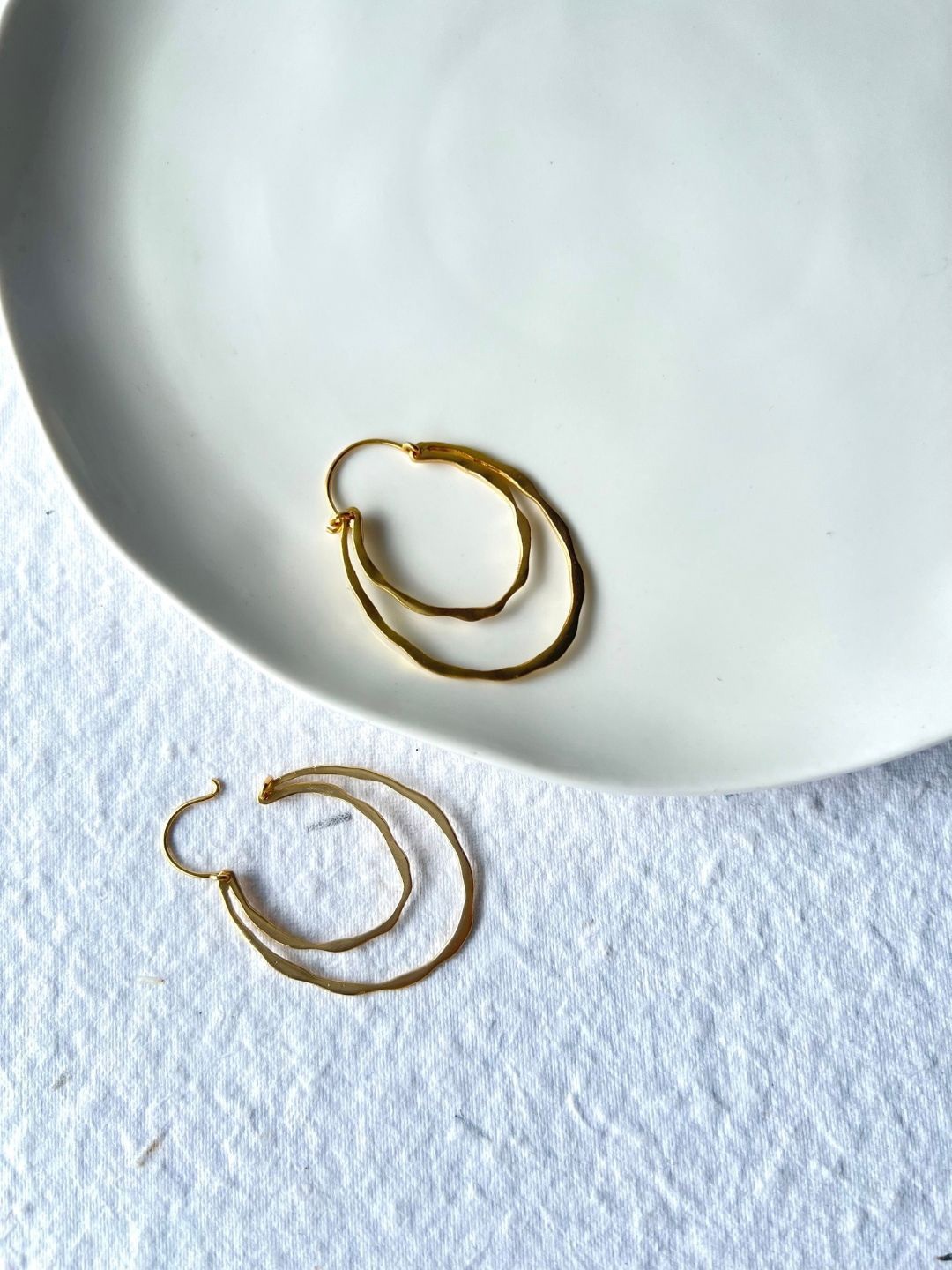 

The Ethereal Store Gold-Plated Contemporary Shaped Hoop Earrings