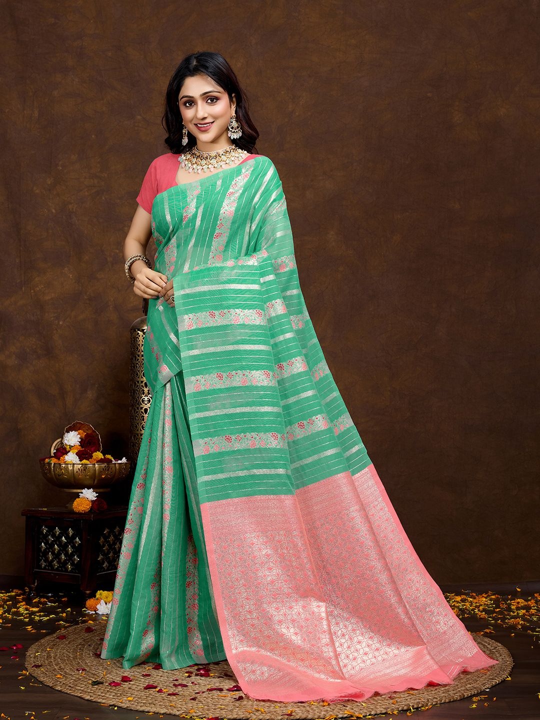 

NIWAA Woven Design Zari Chanderi Saree, Sea green