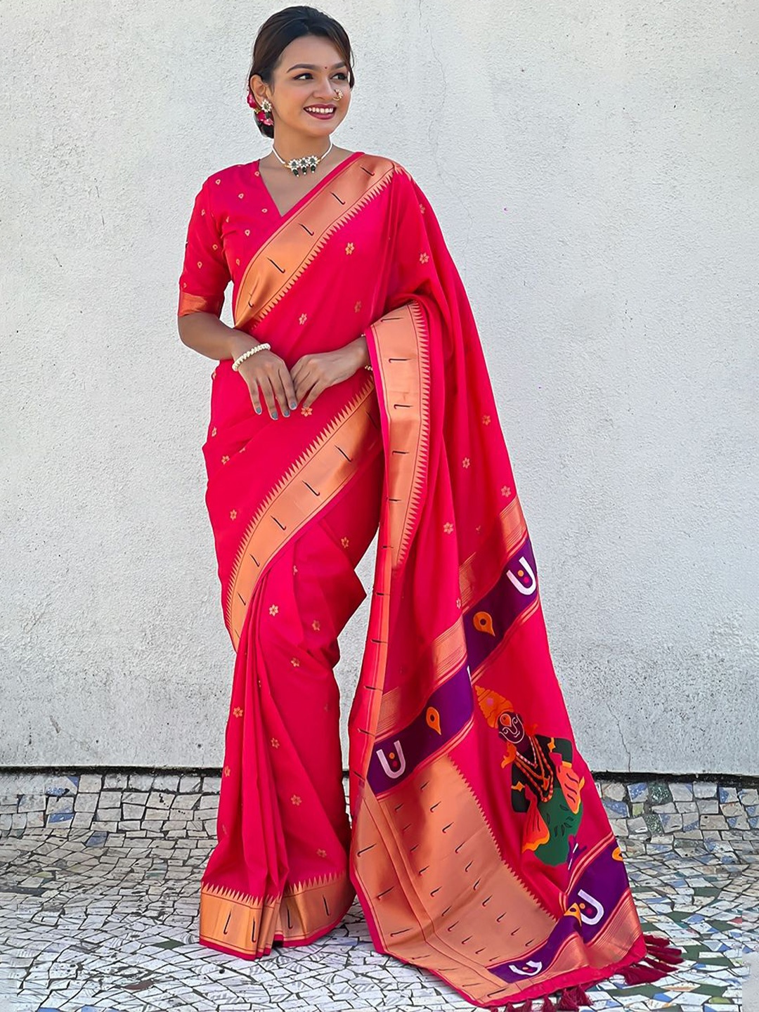 

Vintro Woven Design Zari Pure Silk Paithani Vitthala Pallu Saree, Pink