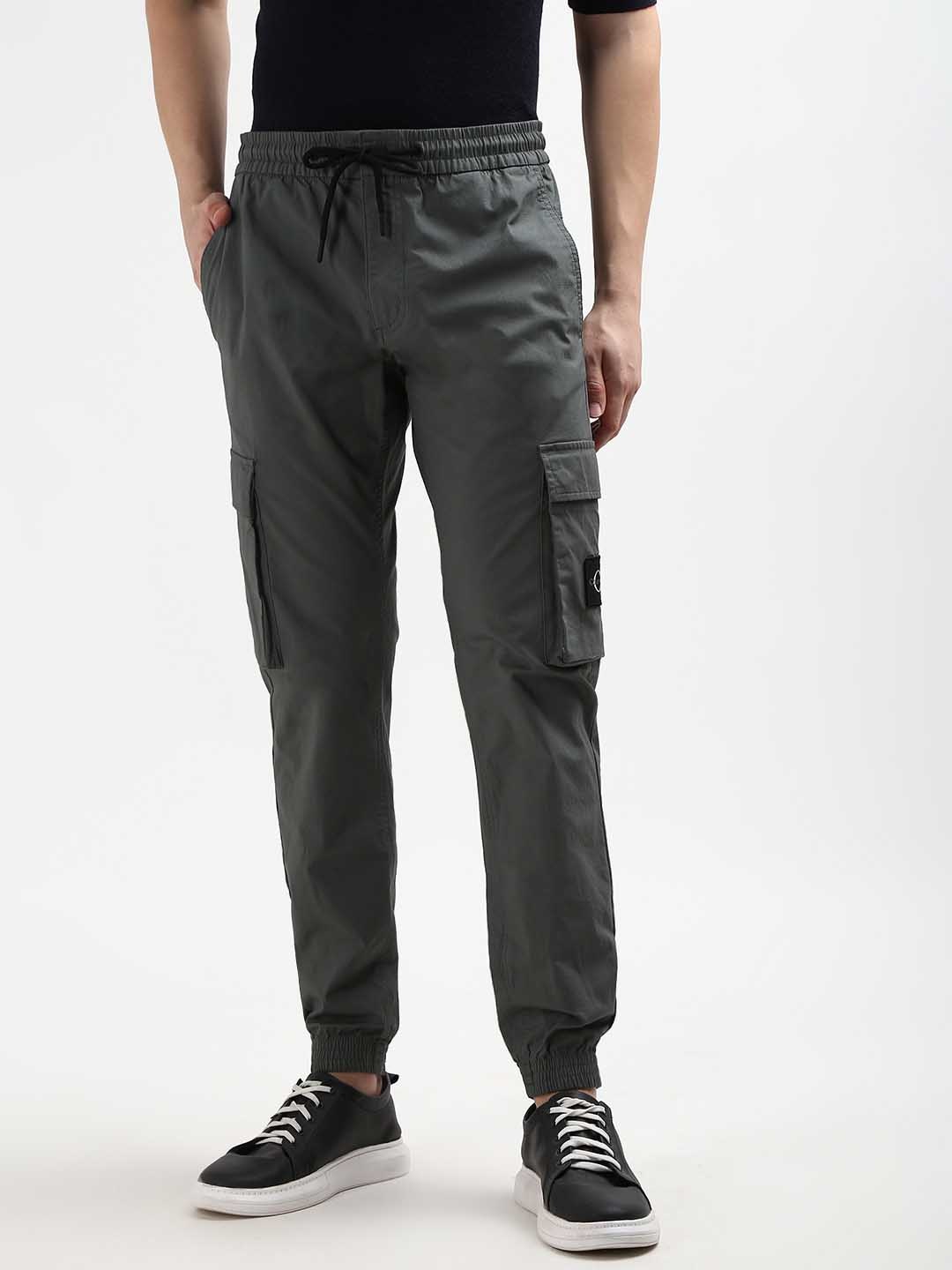 

Calvin Klein Jeans Men Skinny Fit Cargos Trousers, Grey