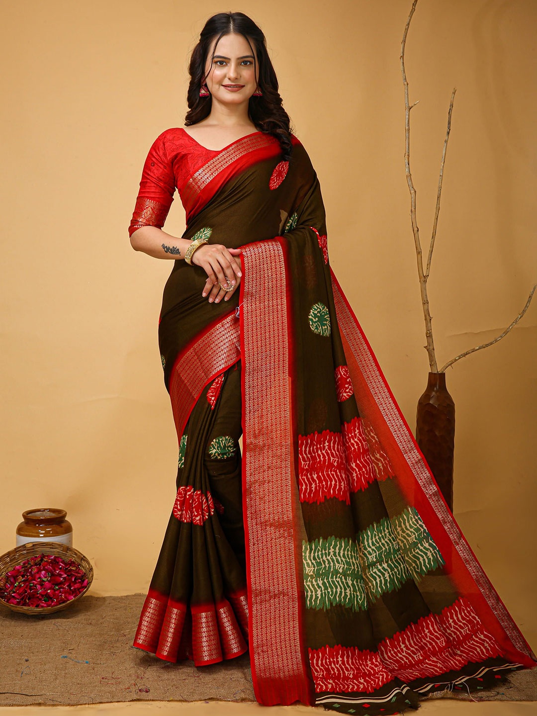 

KAYOMMI Ethnic Motifs Printed Zari Banarasi Saree, Green