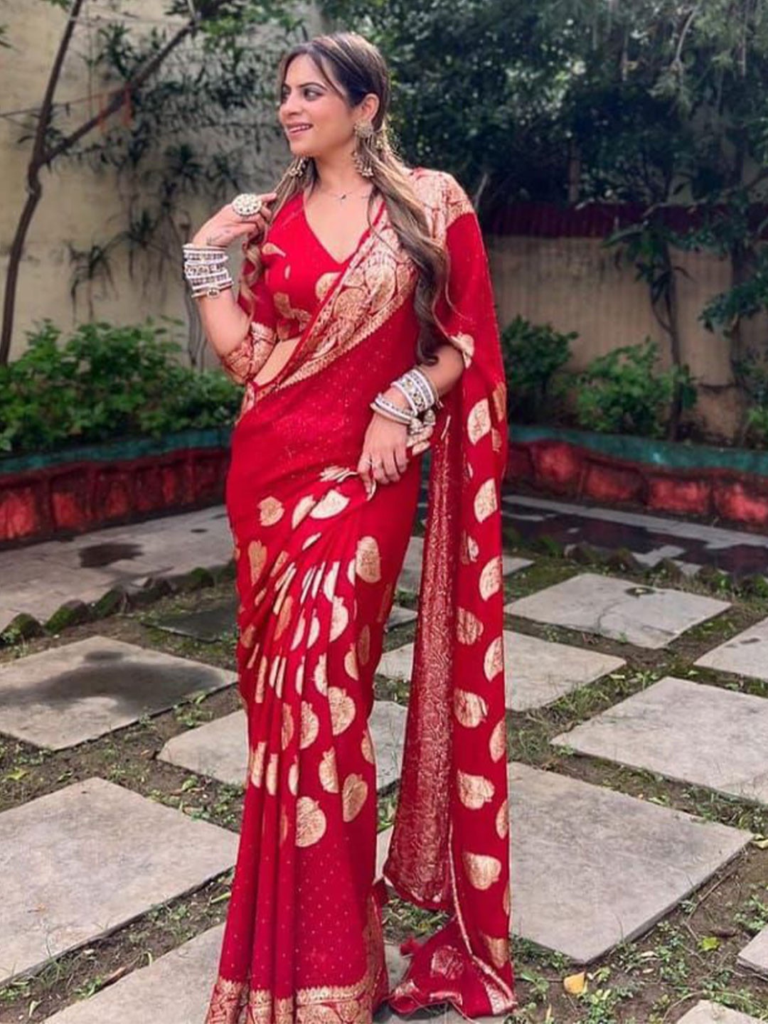 

PAYAL CREATION Ethnic Motifs Zari Pure Georgette Saree, Red