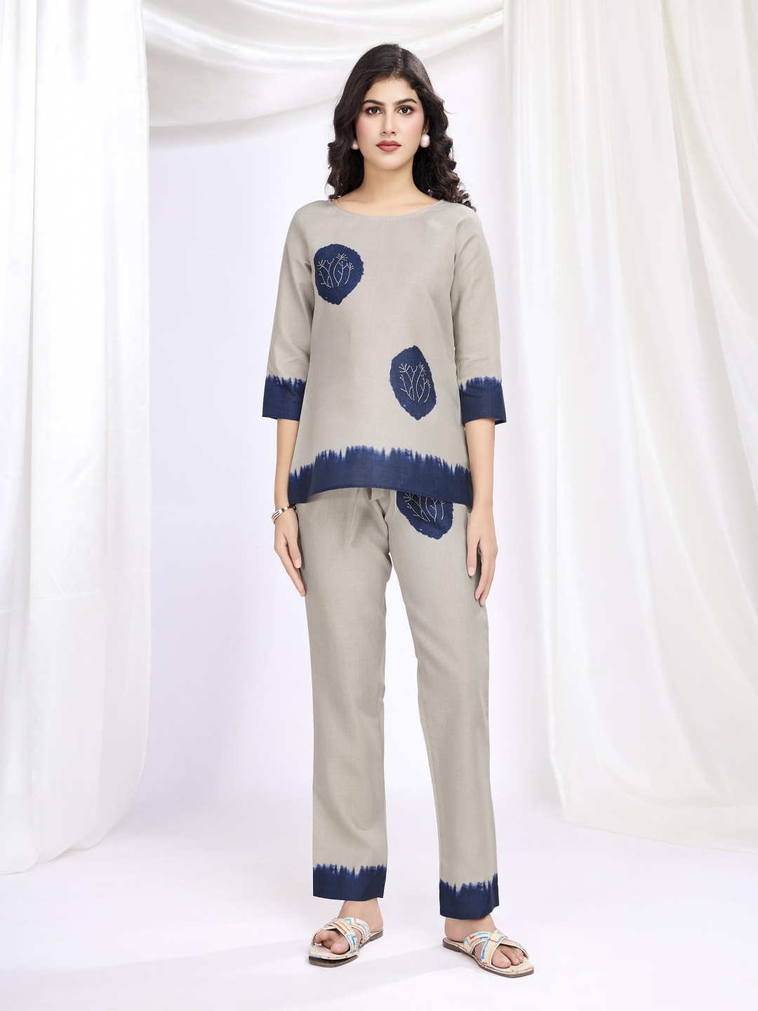 

MOJILAA Printed Top With Trouser Co-Ords, Khaki