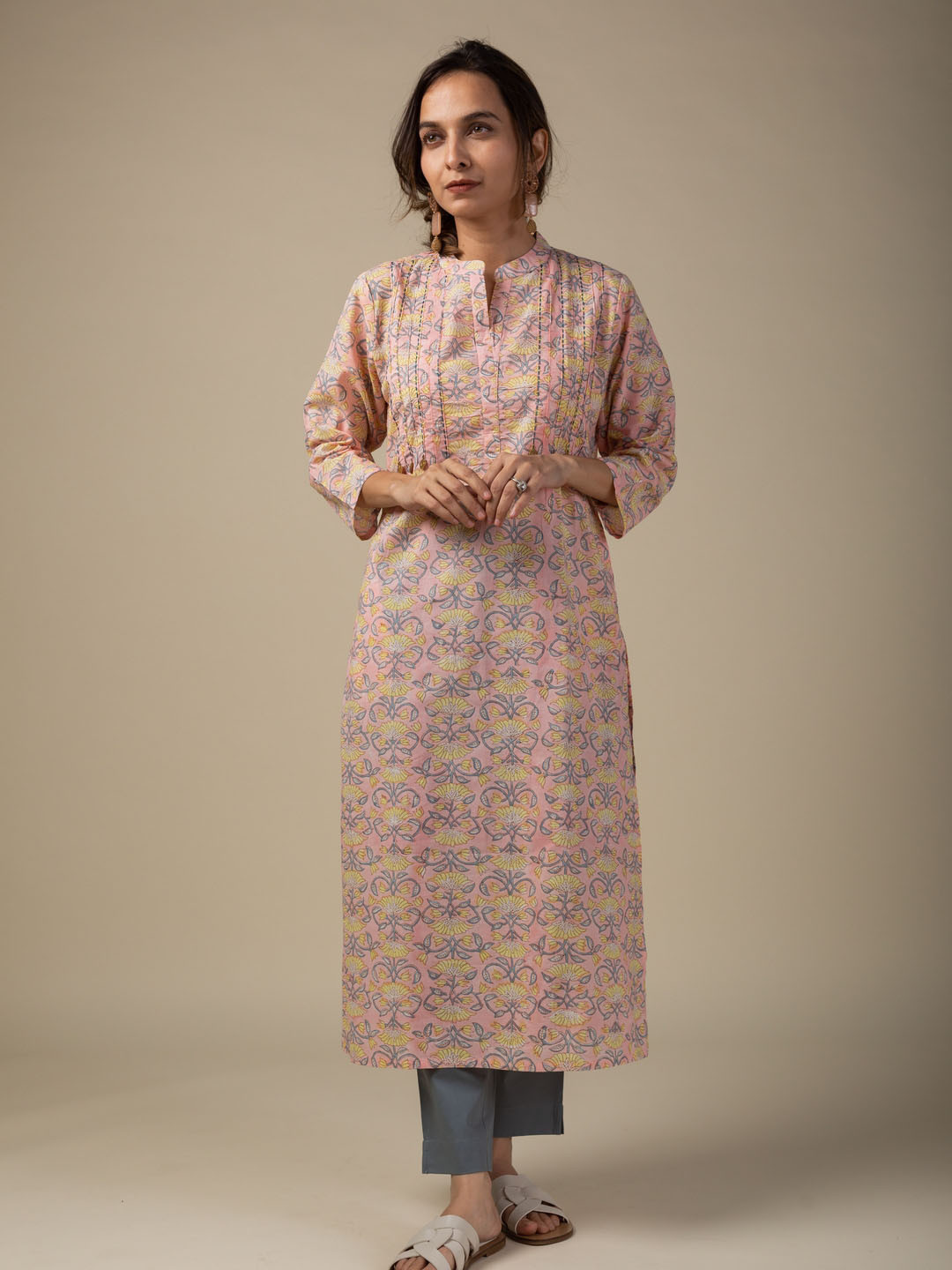

KUSVAA Women Floral Yoke Design Thread Work Handloom Kurta, Pink