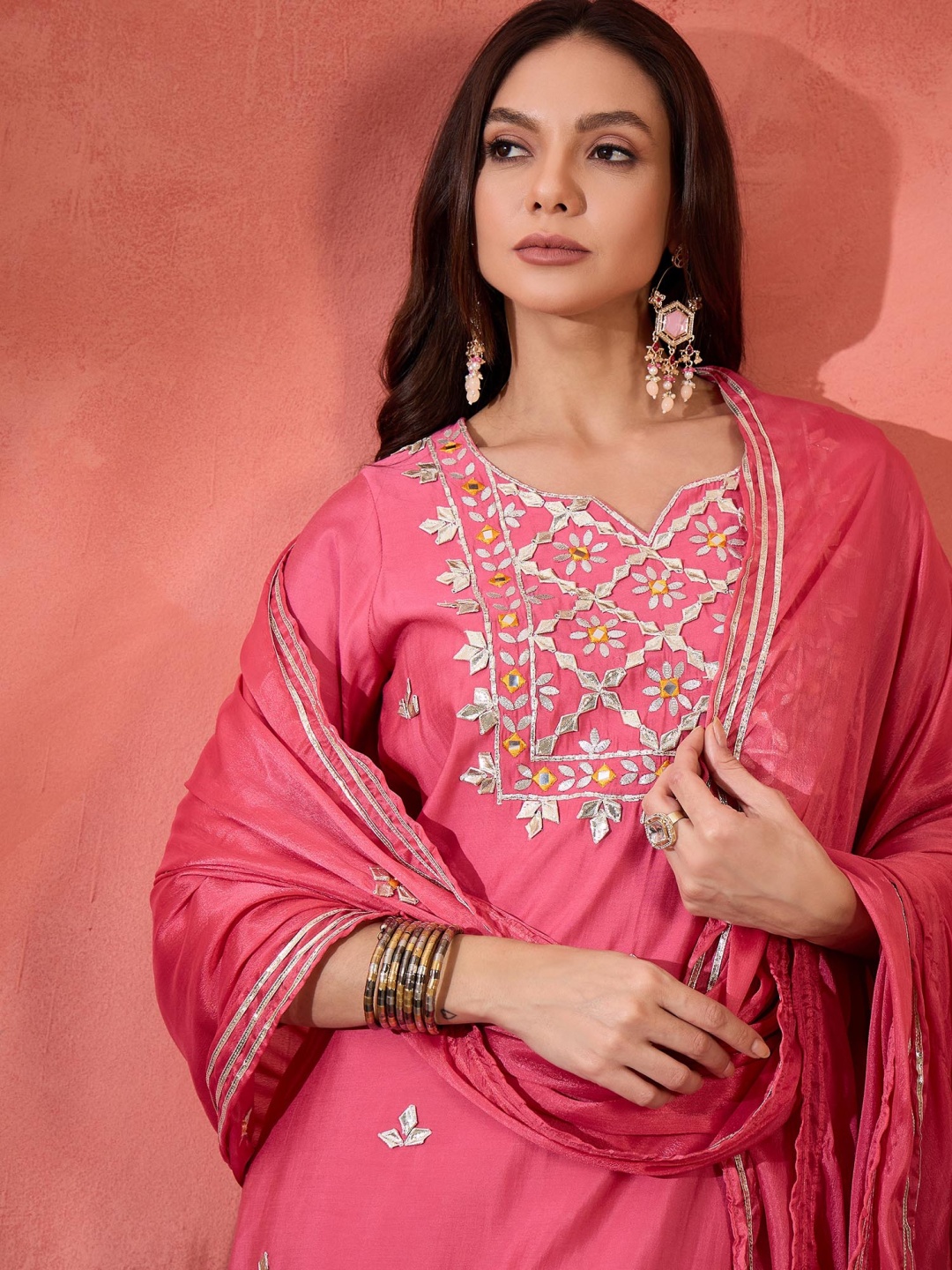 

Sangria Pink Floral Gotta Patti Notch Neck Kurta With Trousers And Dupatta