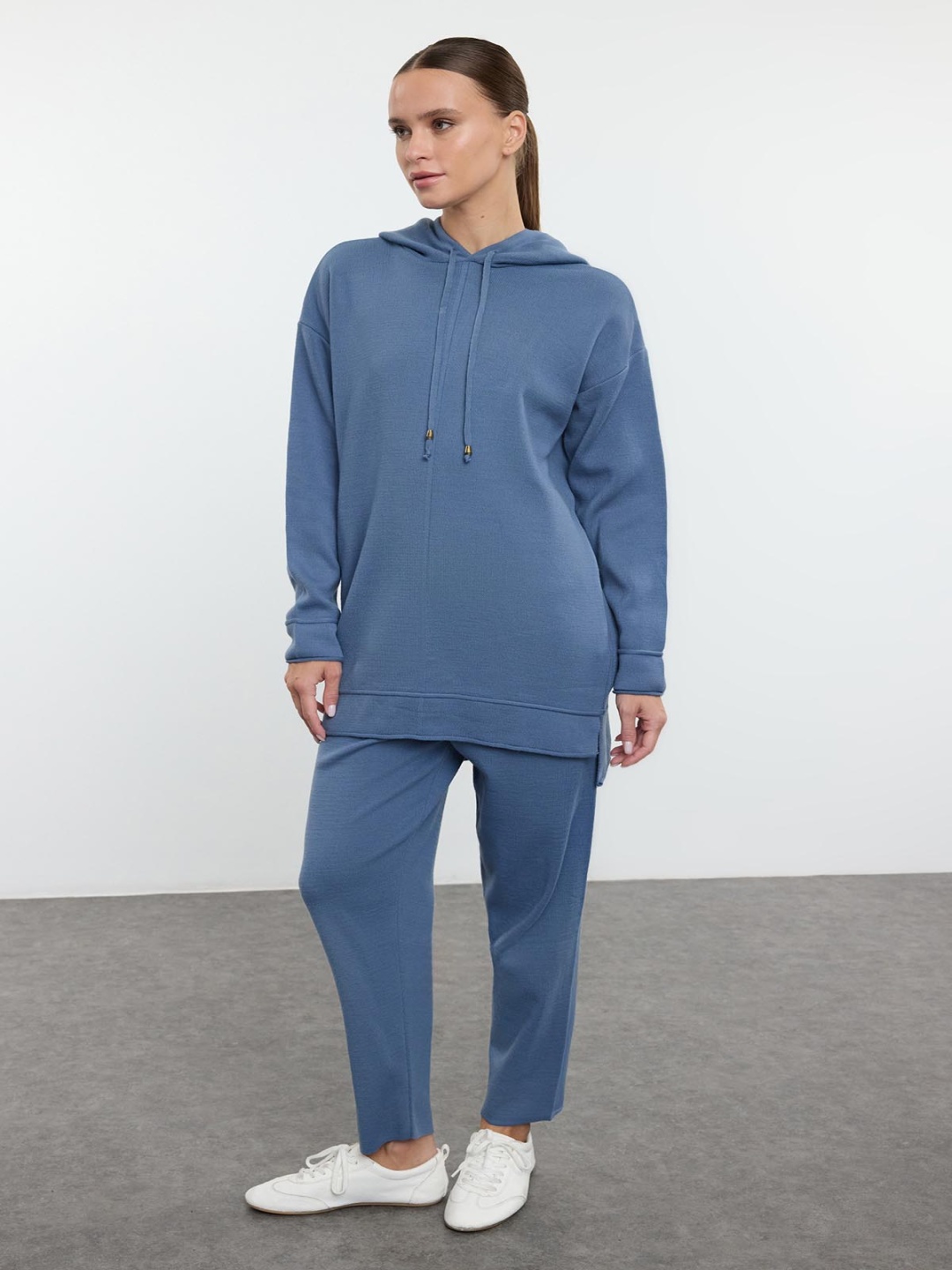 

Trendyol Hooded Sweatshirt And Trouser, Blue
