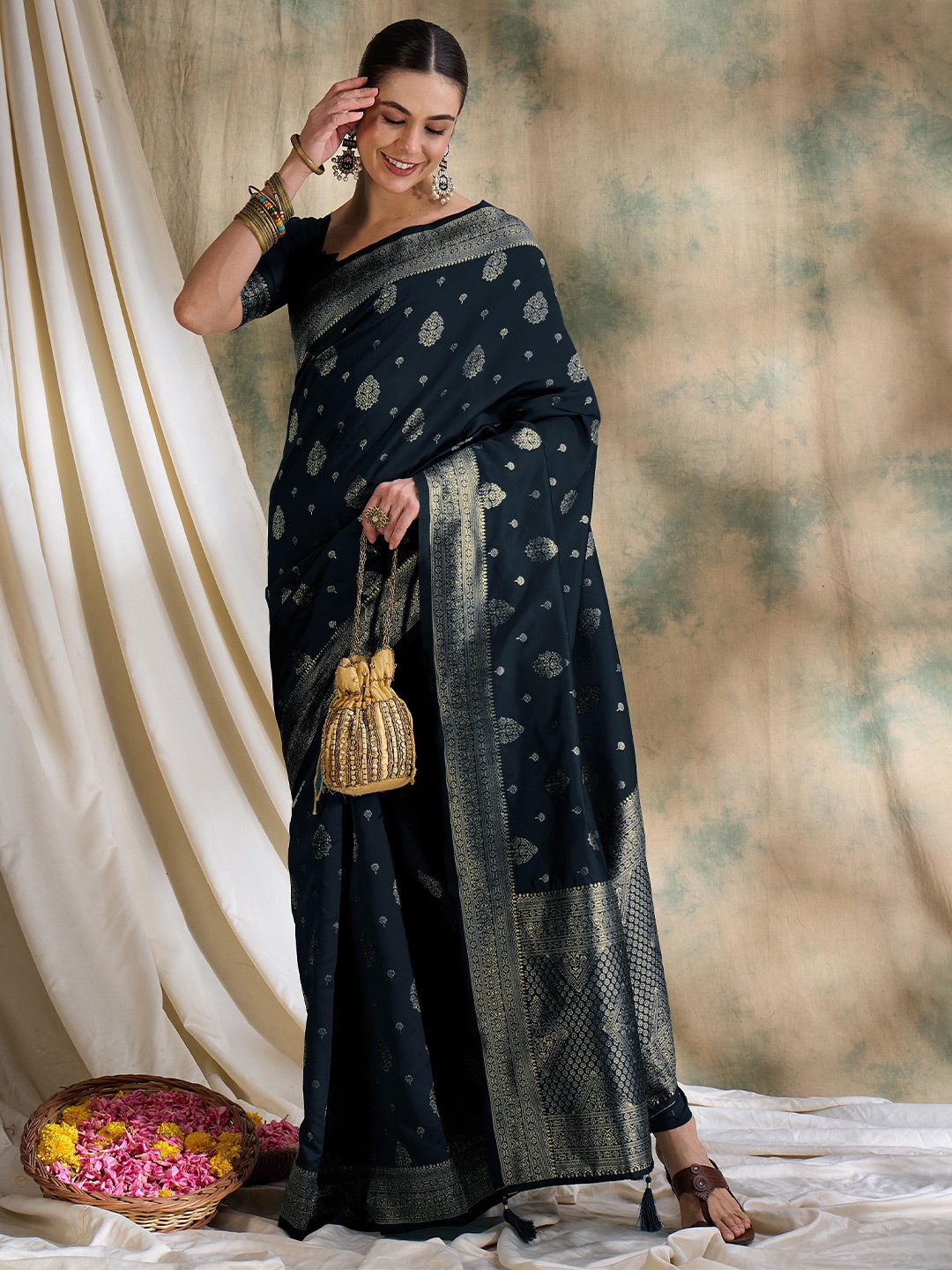 

Maroosh Ethnic Motifs Zari Banarasi Saree, Black