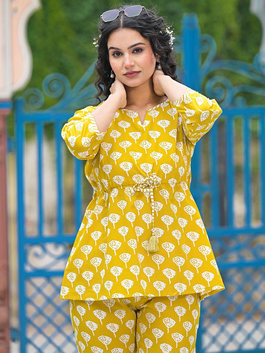 

ARAVALII Floral Printed Notch Neck Pure Cotton Tunic With Trouser, Yellow
