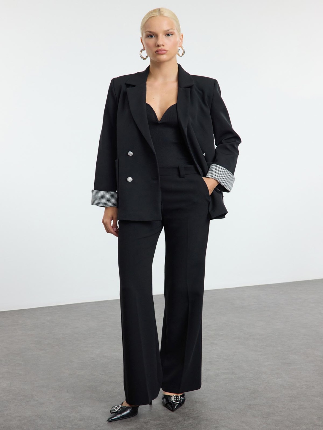 

Trendyol Women Lapel Collar Solid Casual Tailored Jacket, Black