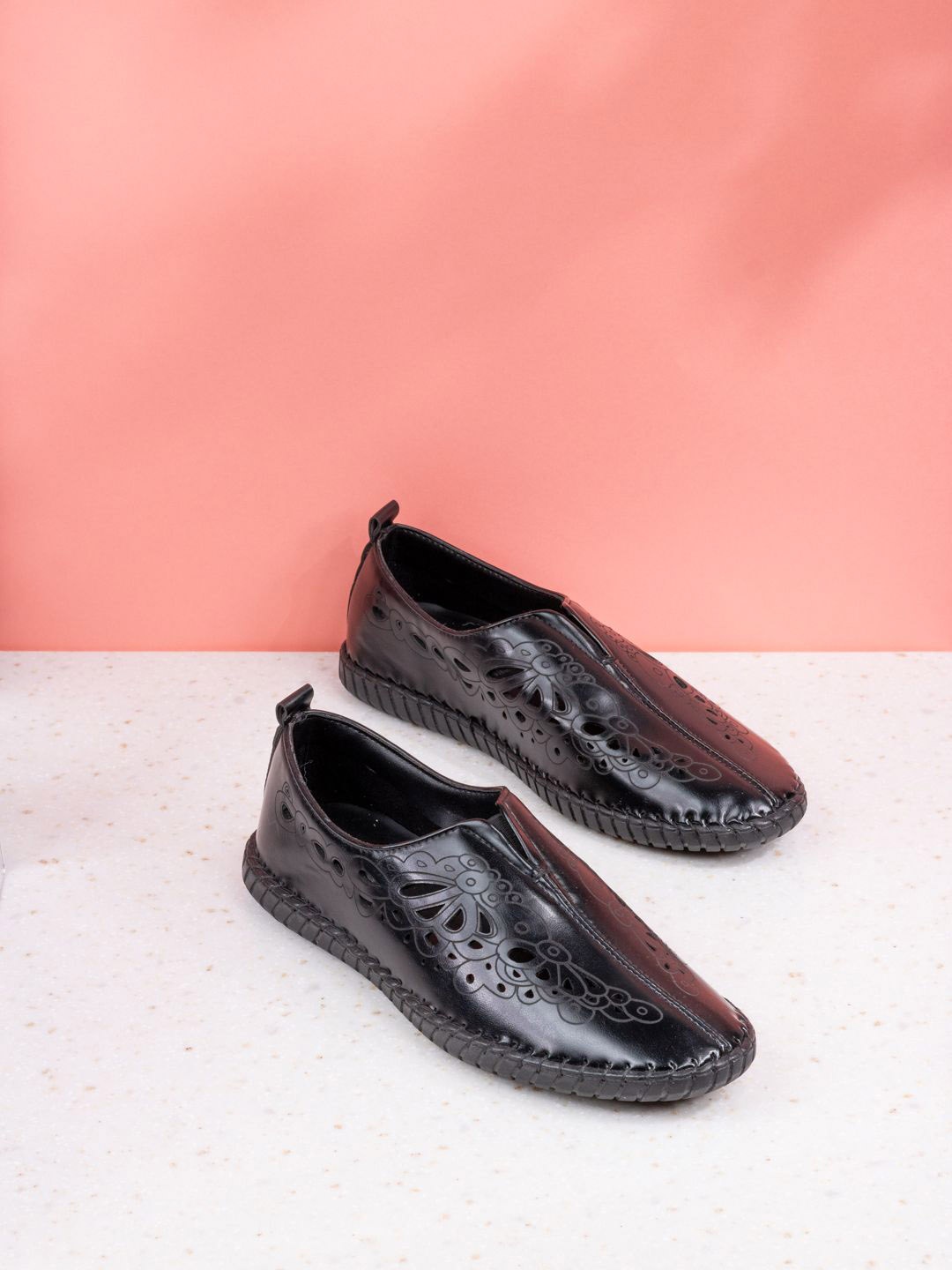 

Inc 5 Women Printed Loafers, Black