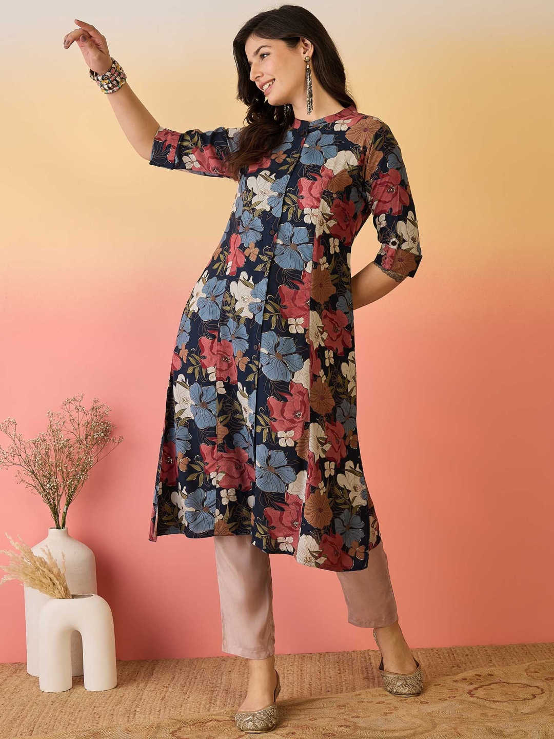 

Sangria Navy Blue Floral Printed Mandarin Collar Panelled A-Line Kurta