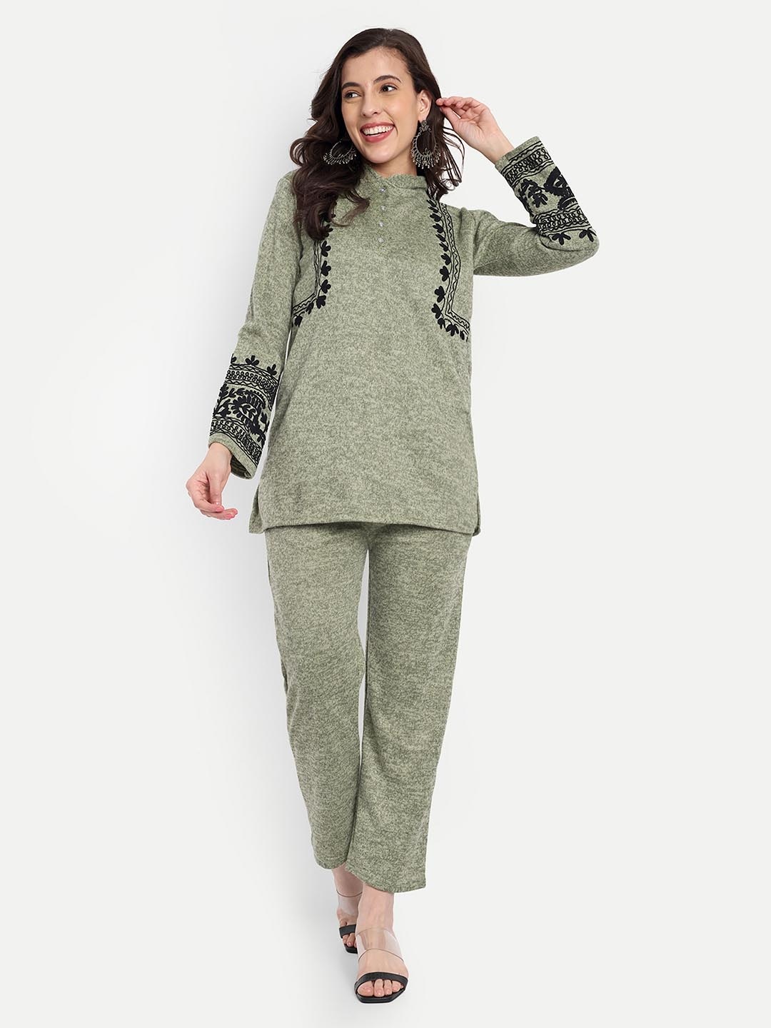 

FNOCKS Women Embroidered Regular Phulkari Pure Wool Kurta with Palazzos, Green