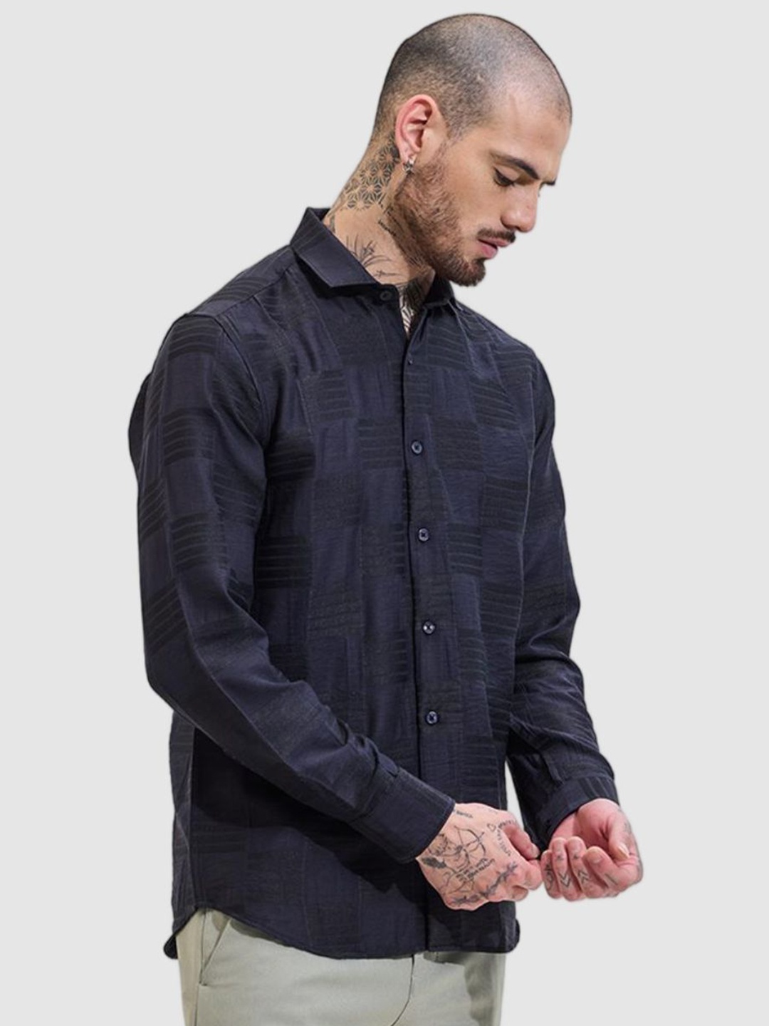 

Snitch Men Smart Slim Fit Textured Casual Shirt, Navy blue