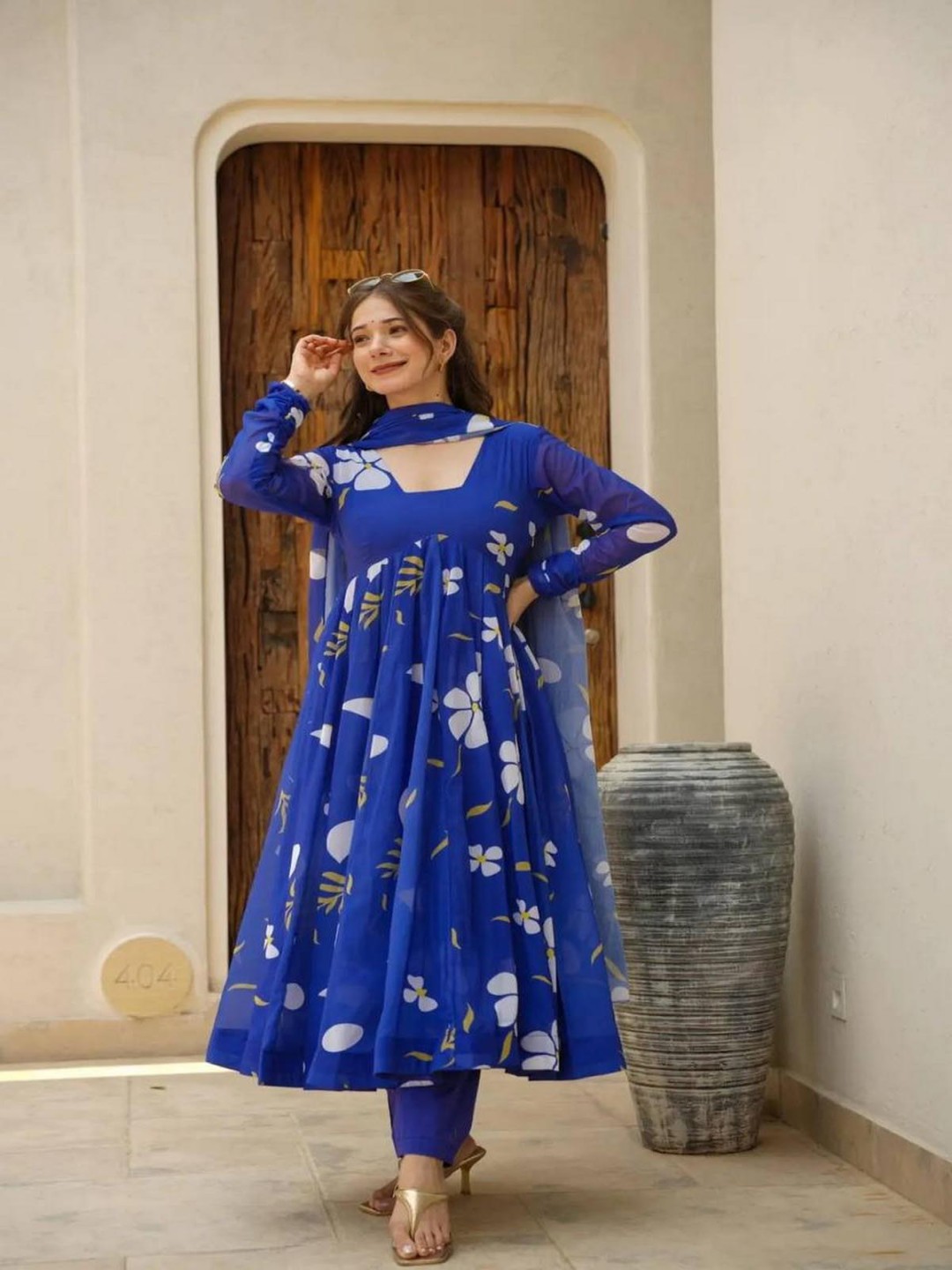 

mimi design Women Regular Silk Georgette Kurta with Dhoti Pants & With Dupatta, Blue