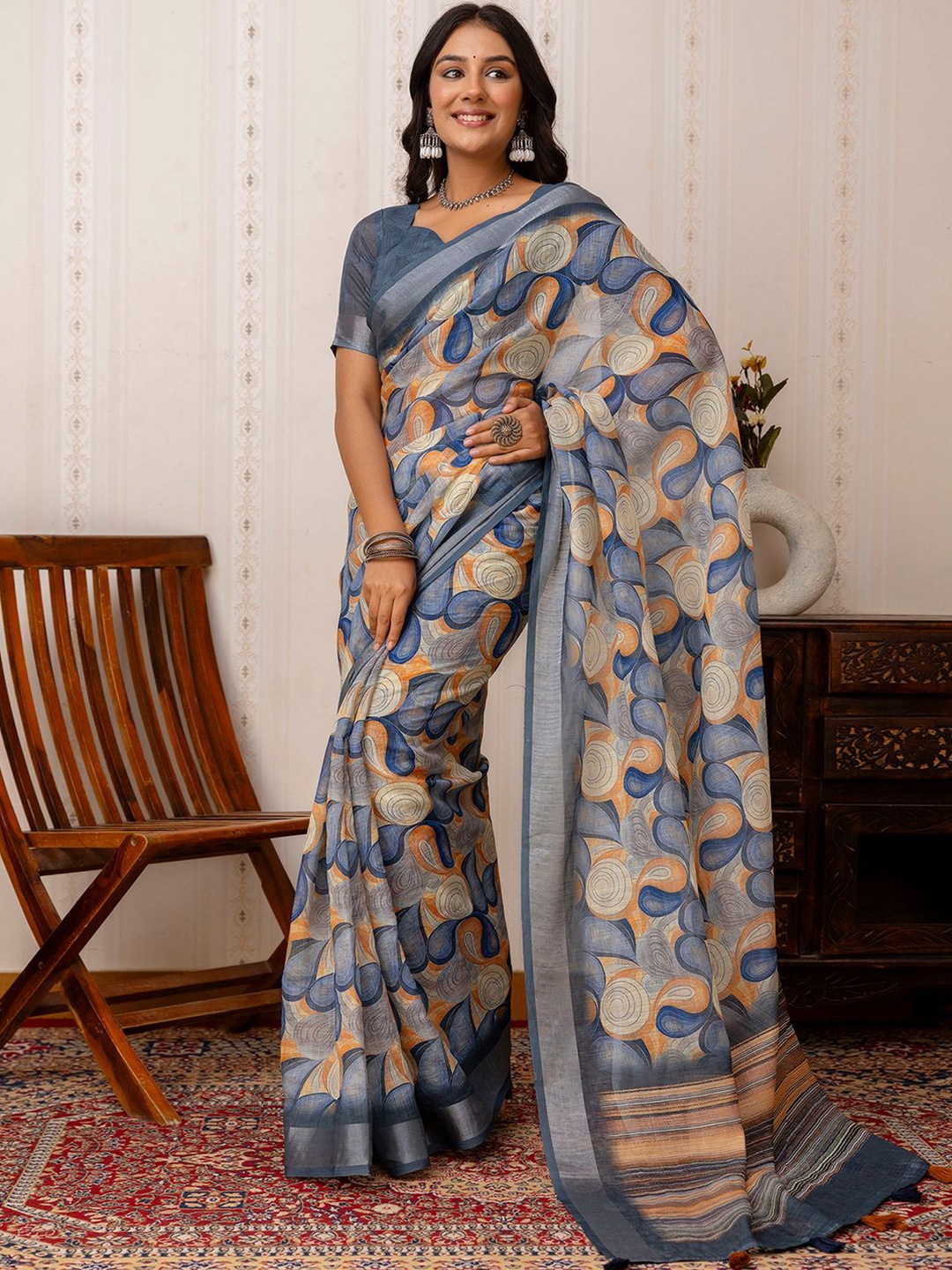

Mitera Abstract Printed Saree, Blue