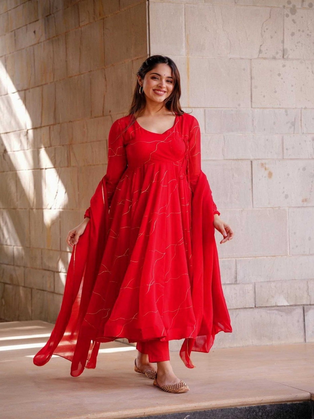 

ZEEPKART Women Printed Empire Kurta with Dhoti Pants & With Dupatta, Red