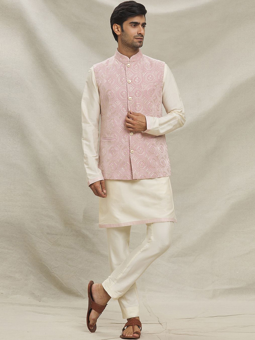 

Arihant Rai Sinha Men Ethnic Motifs Regular Kurta with Trousers, Cream