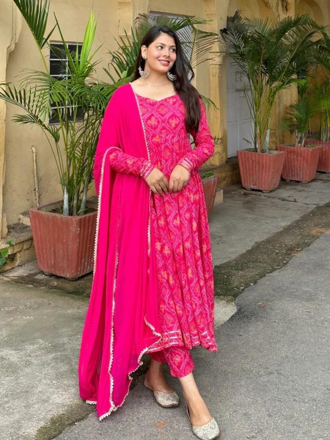 

JONAYA Women Ethnic Motifs Printed Regular Pure Cotton Kurta with Trousers & With Dupatta, Pink