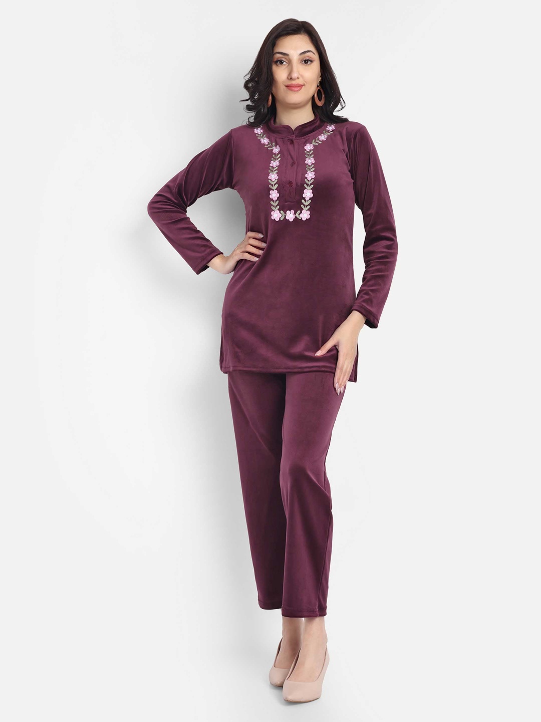 

FNOCKS Women Embroidered Regular Velvet Kurta with Palazzos, Burgundy