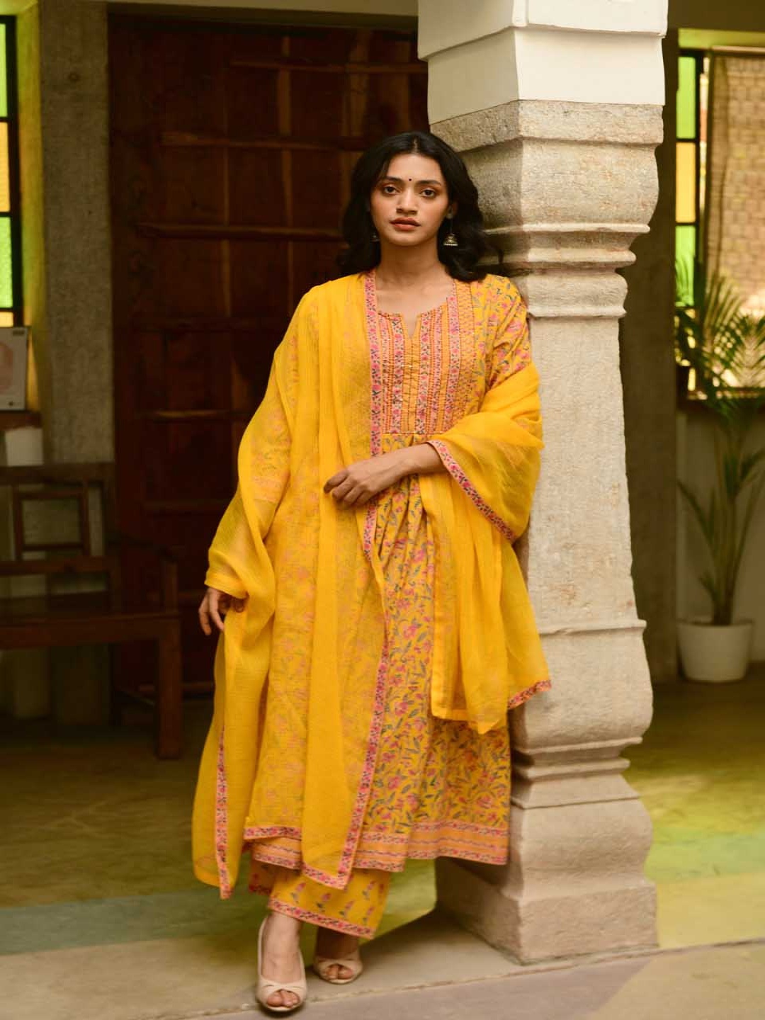 

SHILPI HANDICRAFTS Floral Printed Pure Cotton A-Line Kurta with Palazzos & Dupatta, Yellow