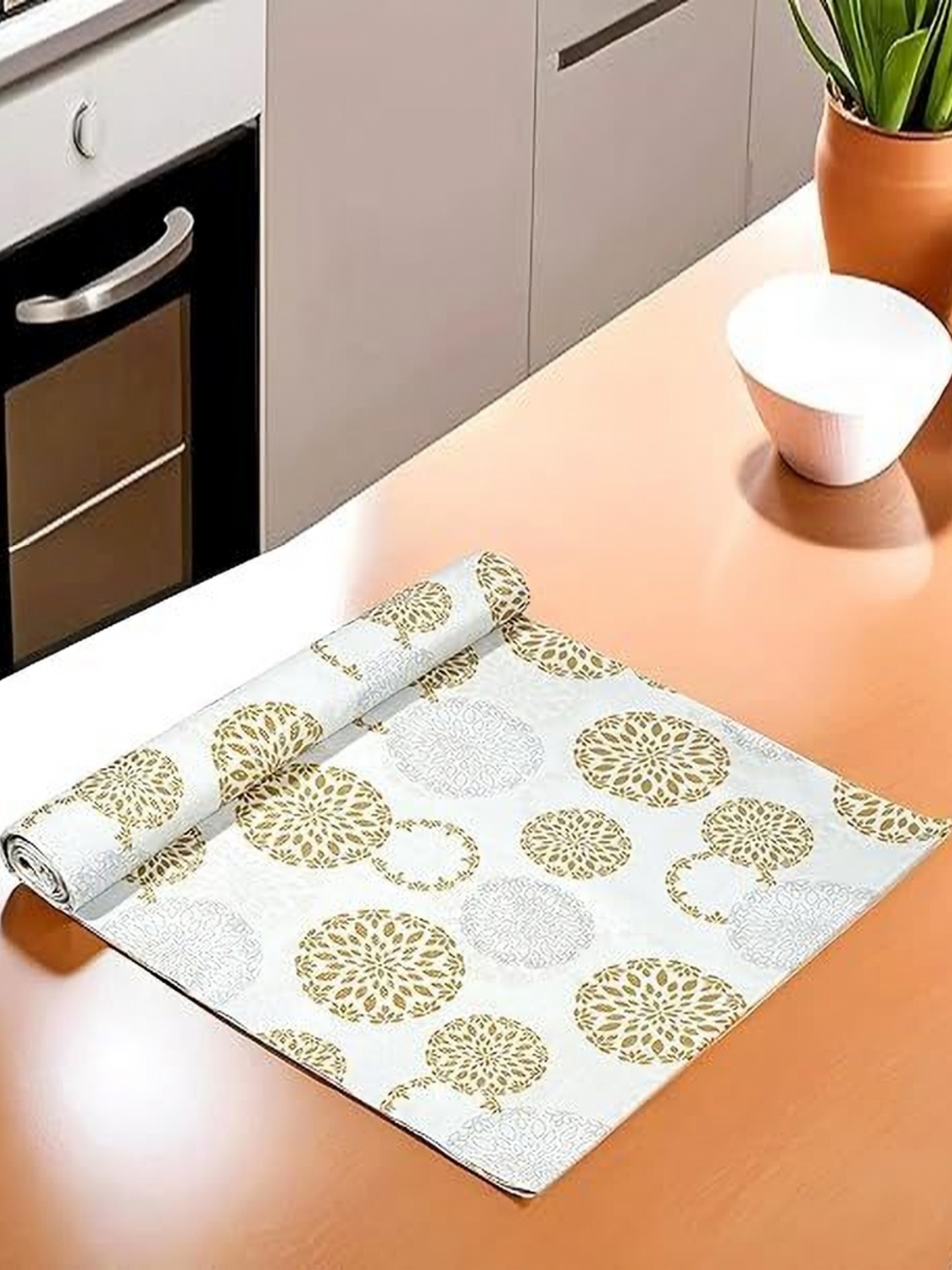 

REVEXO White & Gold-Toned Floral Printed Reusable Kitchen Shelf Liner Organisers