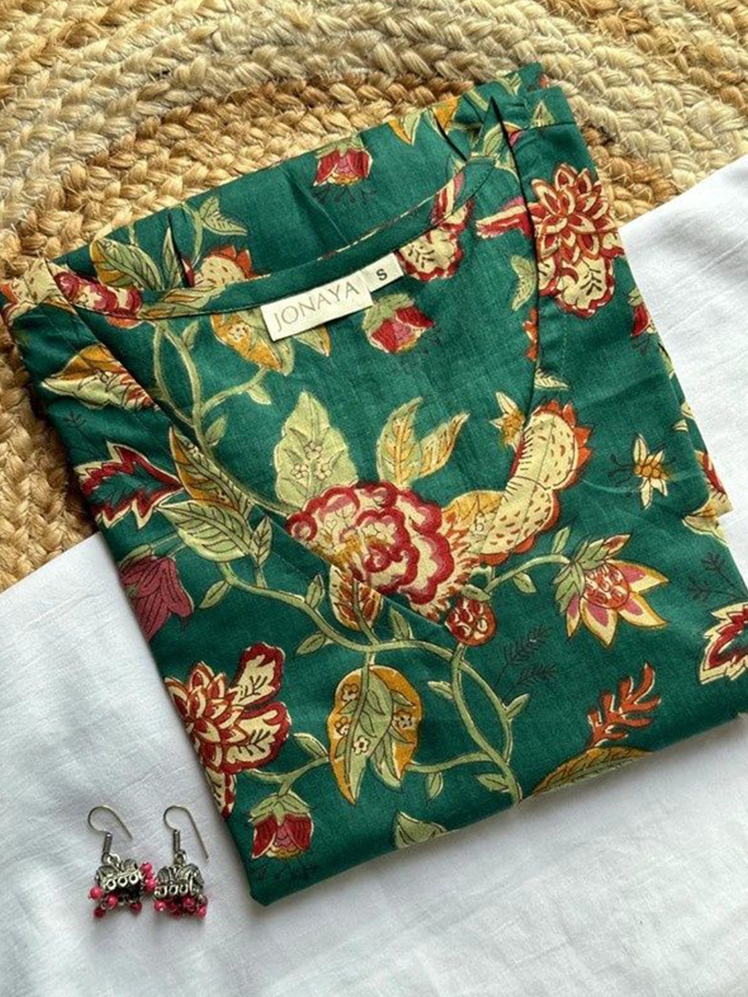 

JONAYA Women Floral Printed Cotton Top, Green