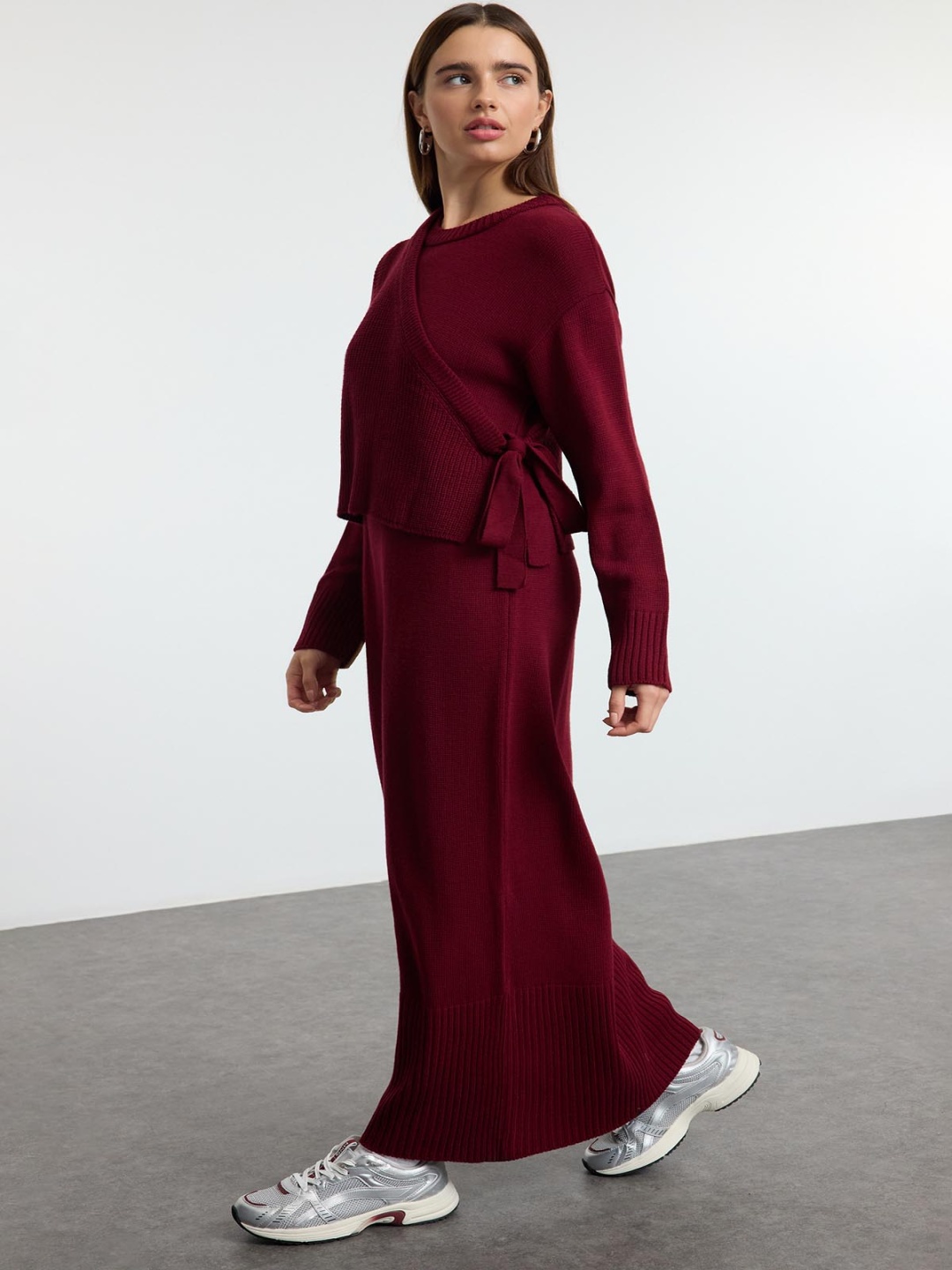 

Trendyol Woven Design Round-Neck Long Sleeve Top And Skirt, Maroon