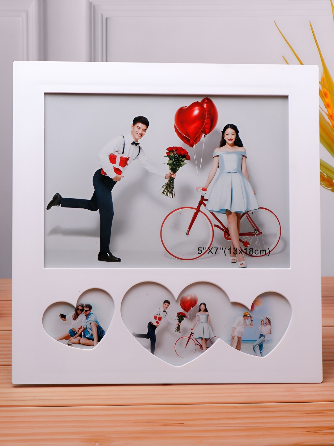 

Archies White & Red 2 to 4 Pieces Wood Table Photo Frames